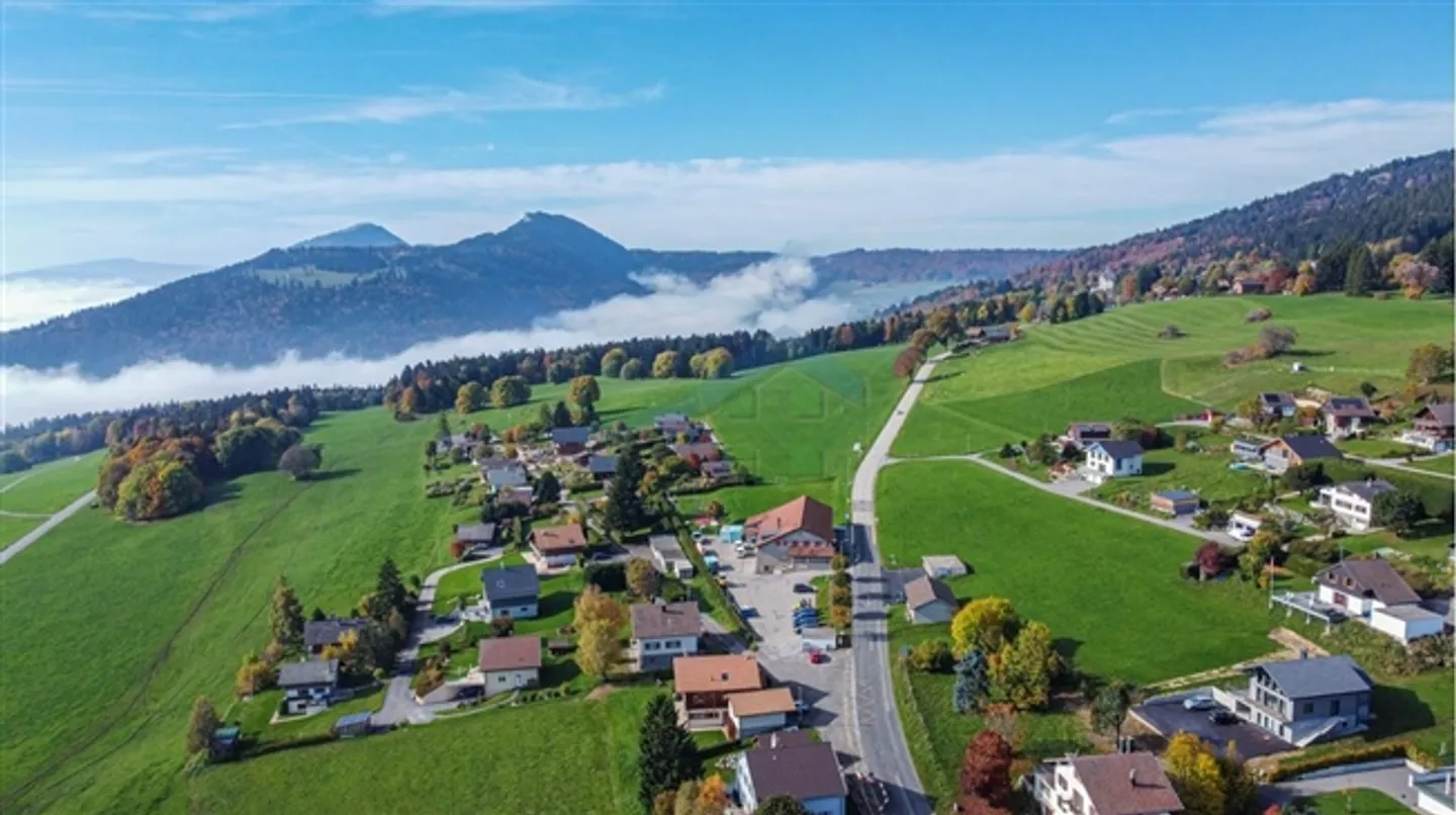 Semi-Detached House with Beautiful Hall, Garden and Terrace - Photo 16 of 18
