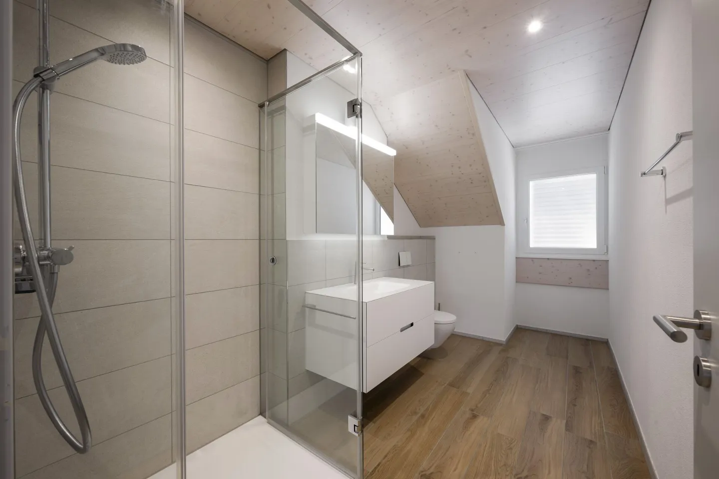 Wunderschöne 3.5 Zimmer Dachwohnung mit grosser Loggia - Photo 7 of 12
