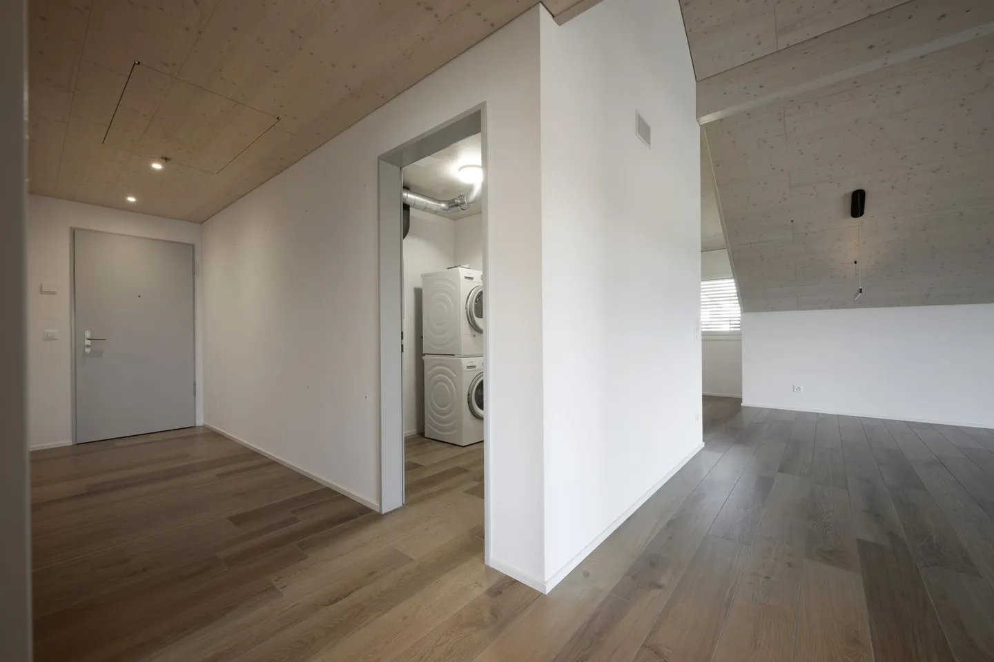 Wunderschöne 3.5 Zimmer Dachwohnung mit grosser Loggia - Photo 8 of 12