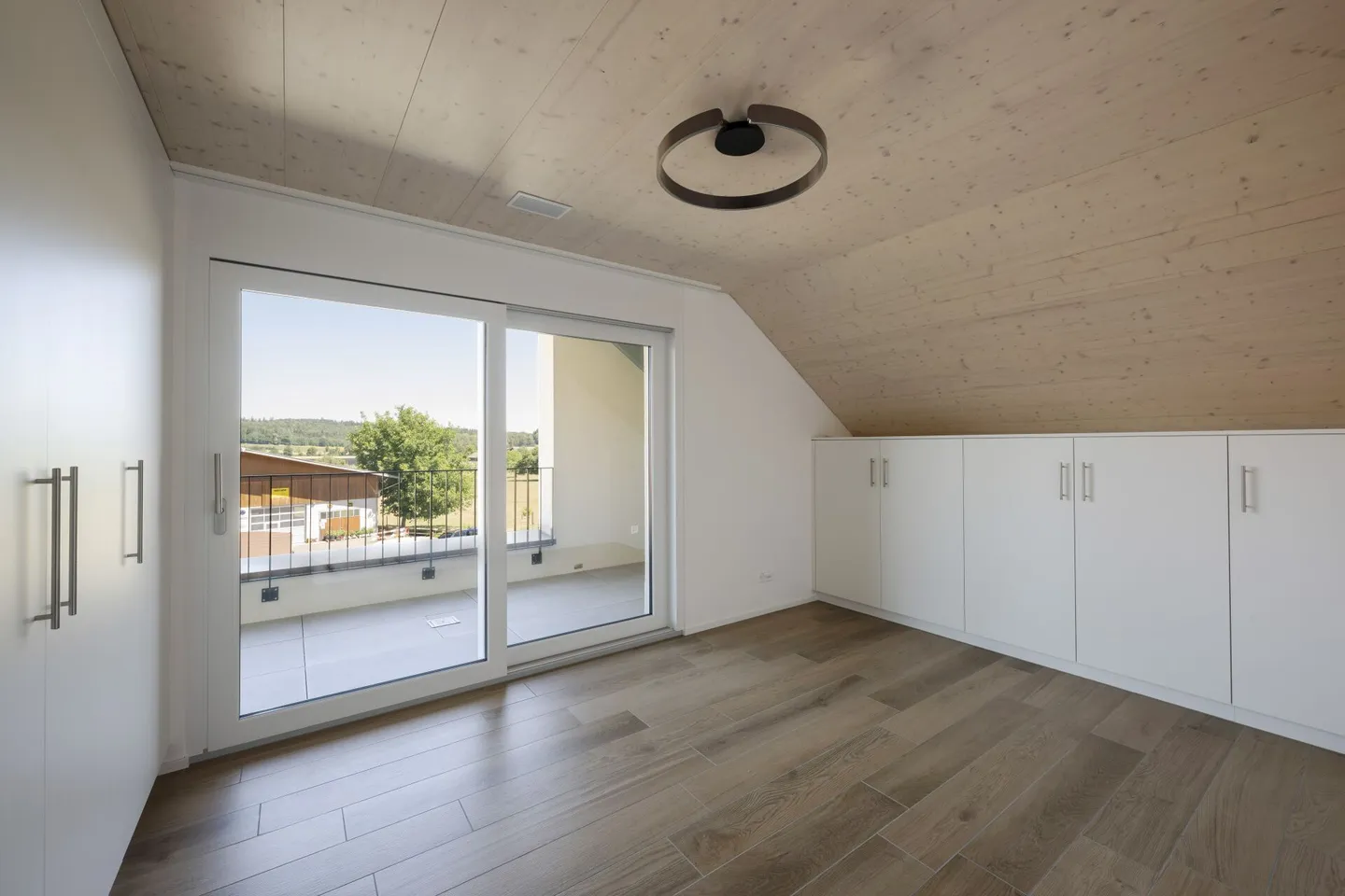 Wunderschöne 3.5 Zimmer Dachwohnung mit grosser Loggia - Photo 9 of 12