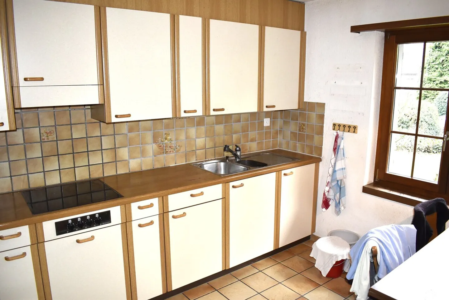 Maison de 6 pièces adaptée aux enfants avec grand jardin - Photo 4 sur 17