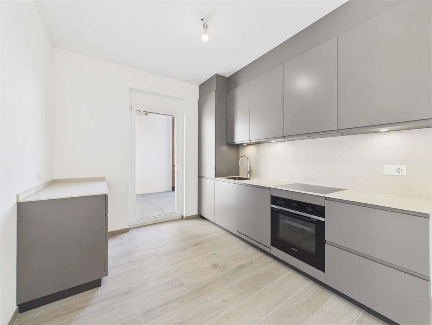 Stunning newly built villa in Sant'Antonino - Photo 4 of 13