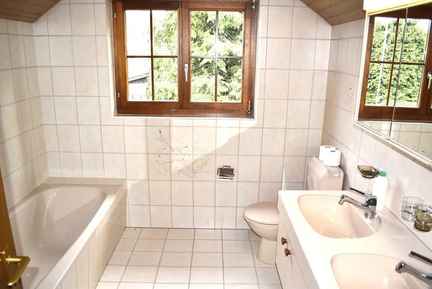 Maison de 6 pièces adaptée aux enfants avec grand jardin - Photo 6 sur 17