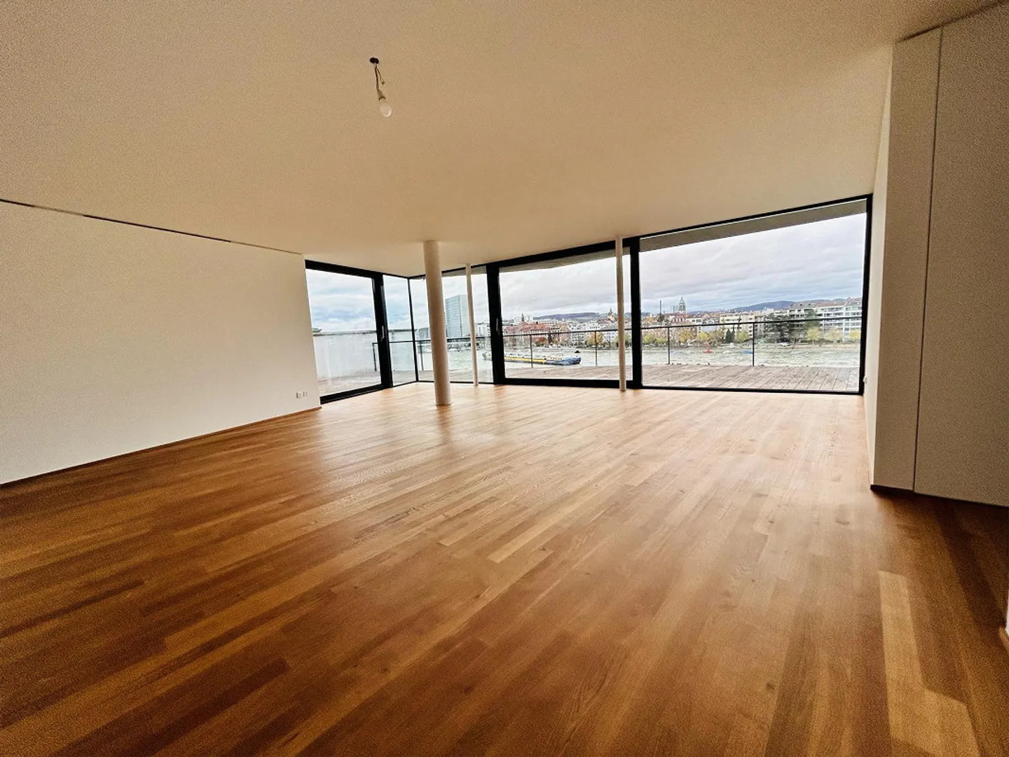 Luxuriöse Wohnung am Rhein - Foto 1 von 14