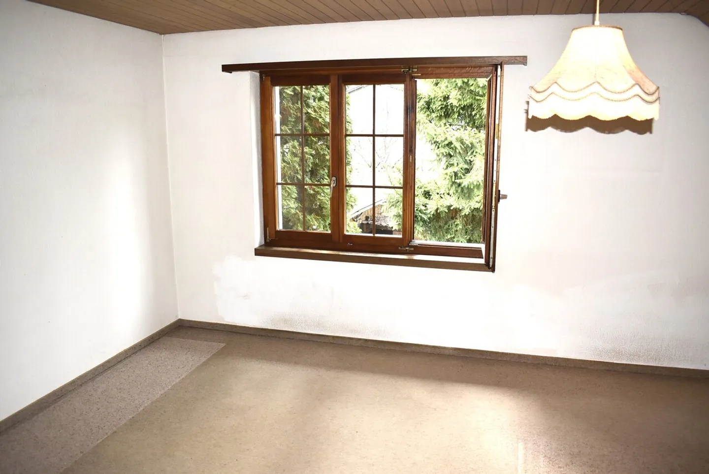 Maison de 6 pièces adaptée aux enfants avec grand jardin - Photo 8 sur 17