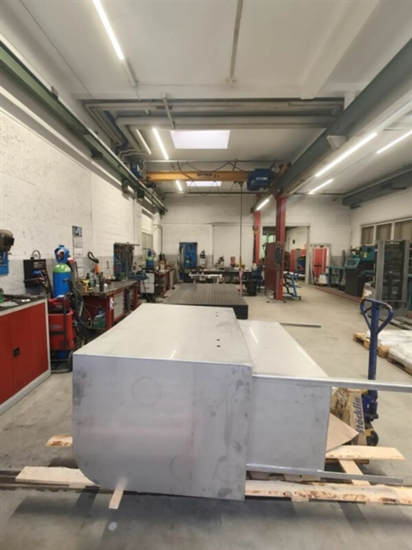 Spacious commercial space with cranes in the lively Sitter Valley for rent - Photo 3 of 12