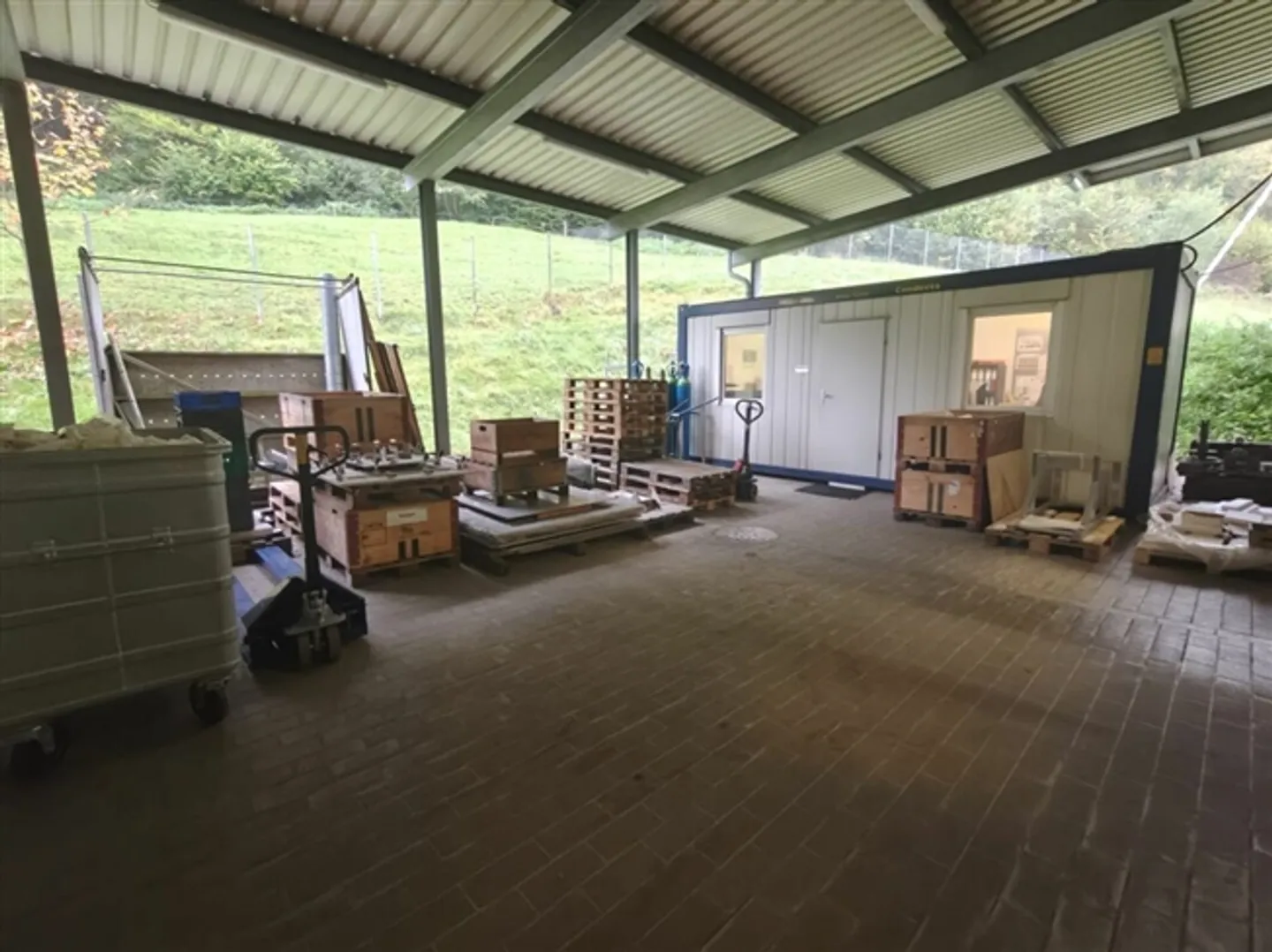 Spacious commercial space with cranes in the lively Sitter Valley for rent - Photo 6 of 12