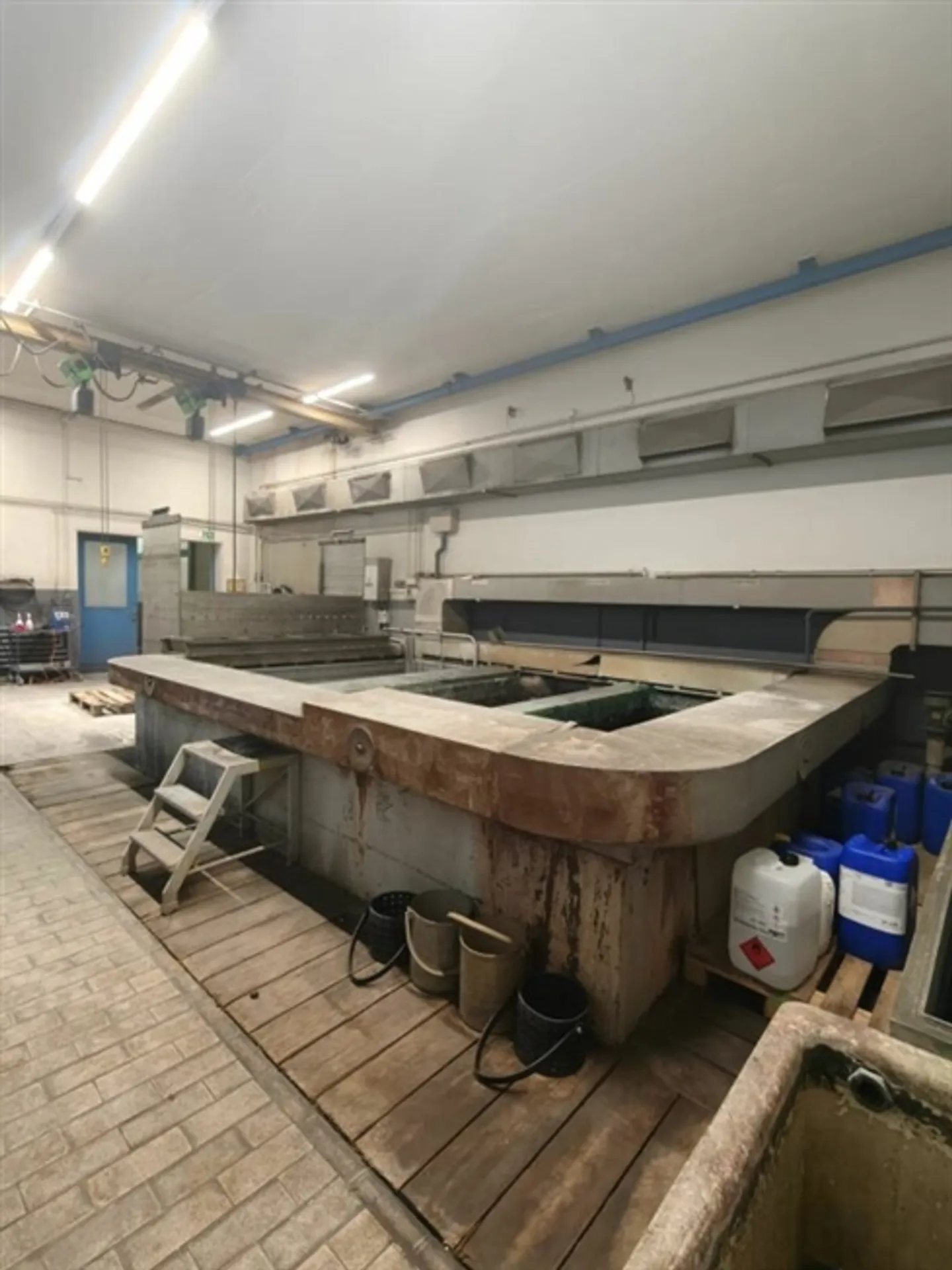 Spacious commercial space with cranes in the lively Sitter Valley for rent - Photo 8 of 12