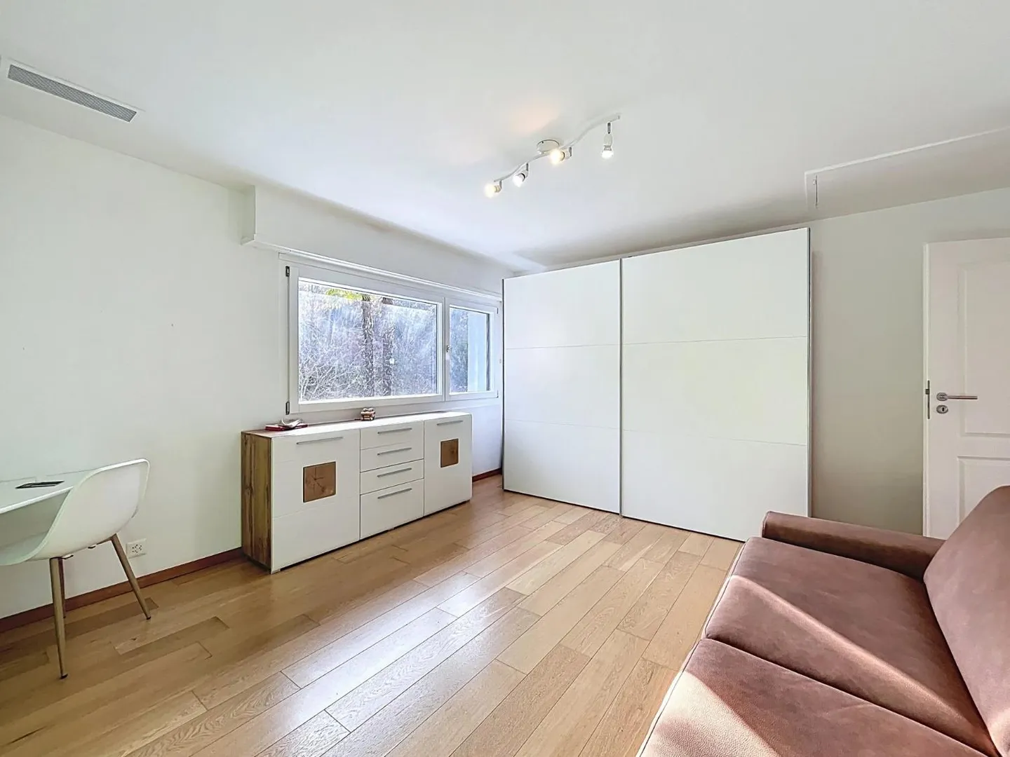 Villa Spacieuse Près de l'École Internationale - Photo 9 sur 12