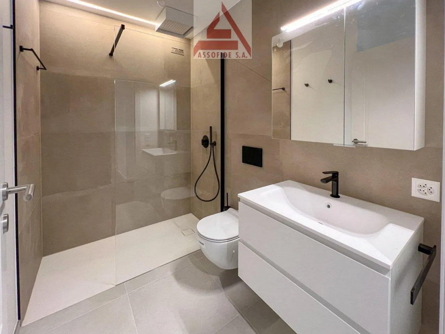 Grand appartement de 5.5 pièces - Photo 6 sur 6