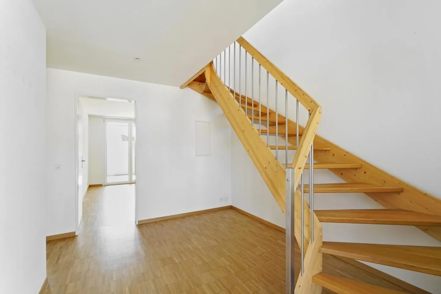 Family-friendly duplex apartment on Parkallee in Allschwil - Photo 2 of 5