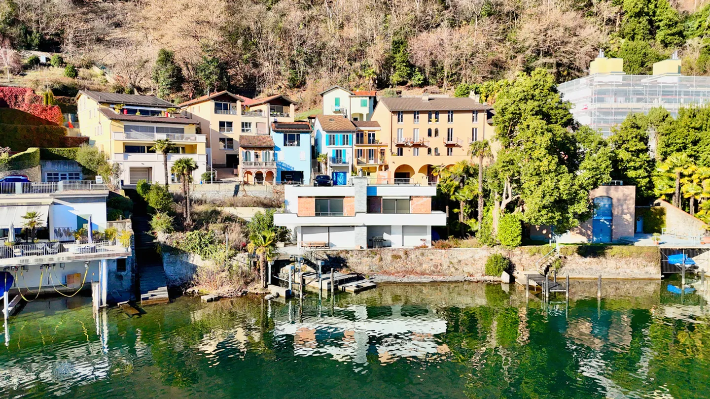 Charmantes Reihenhaus Nur Wenige Schritte Vom Luganersee - Foto 1 von 19