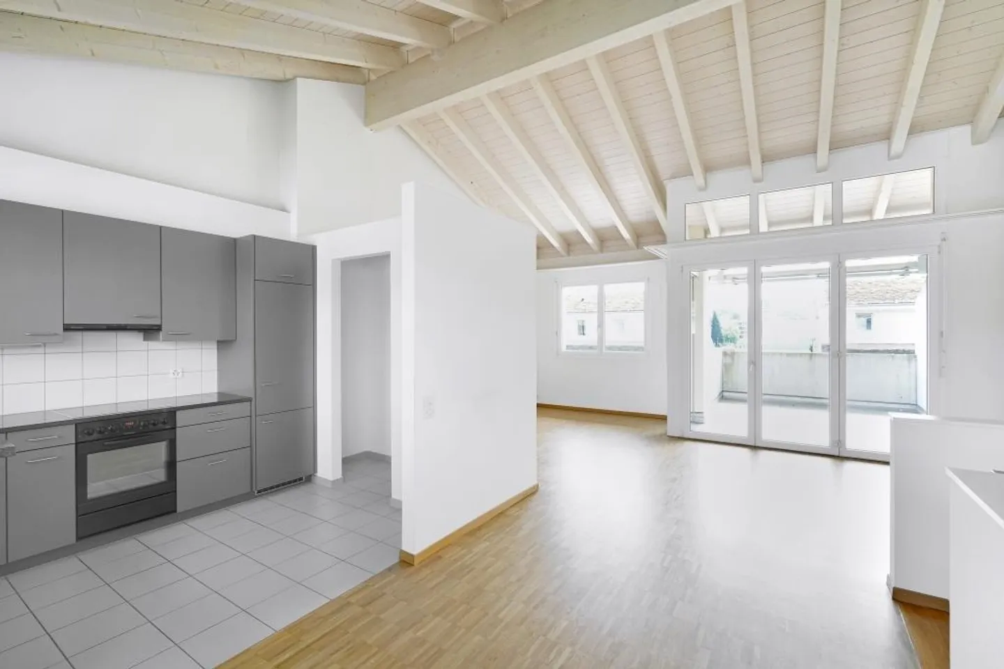 Family-friendly duplex apartment on Parkallee in Allschwil - Photo 3 of 5