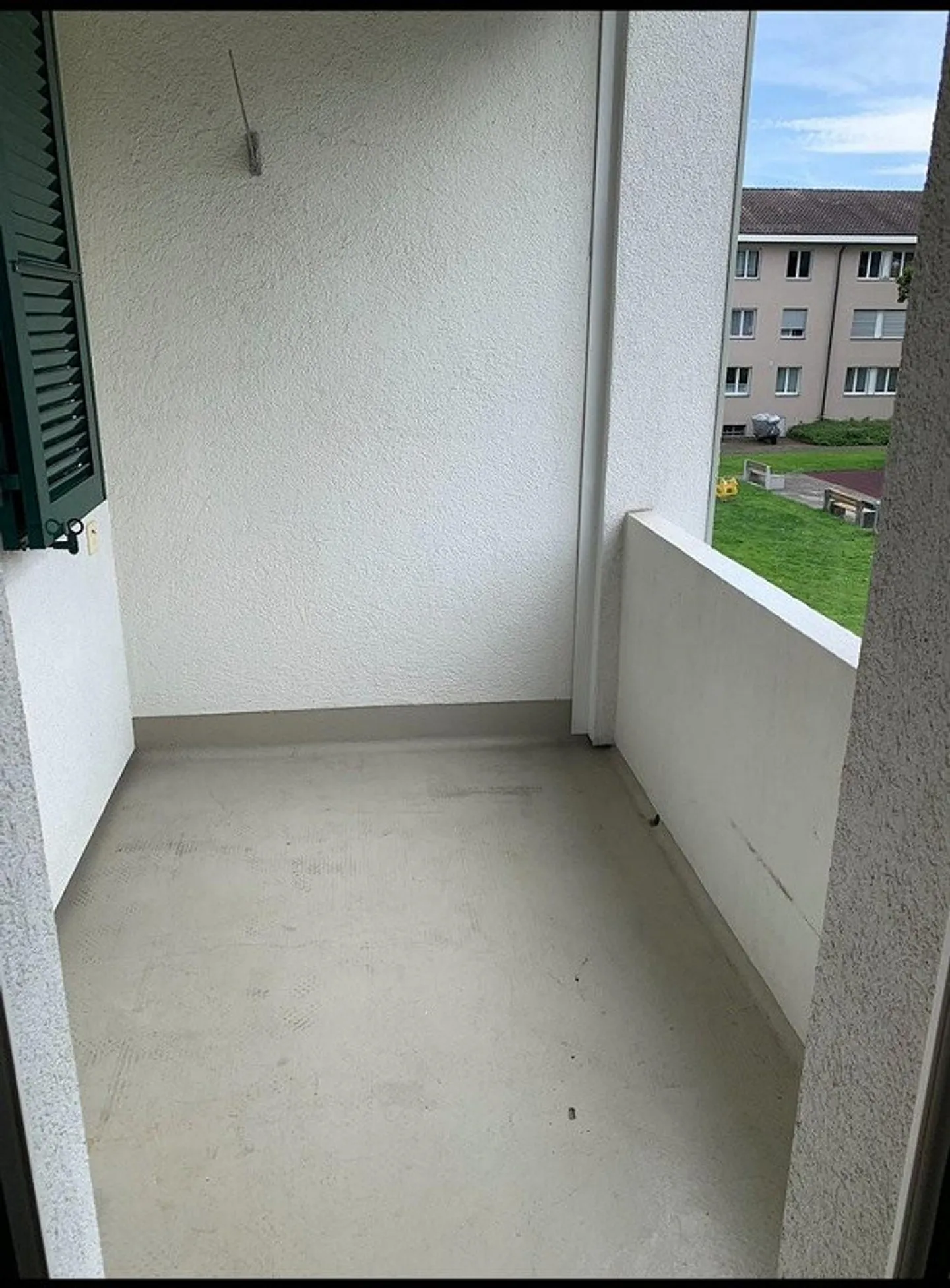 Charming Apartment with Balcony - Photo 8 of 8