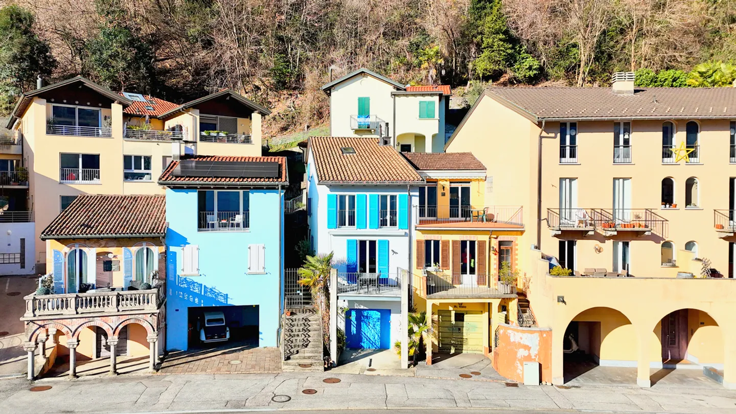 Charmantes Reihenhaus Nur Wenige Schritte Vom Luganersee - Foto 2 von 19