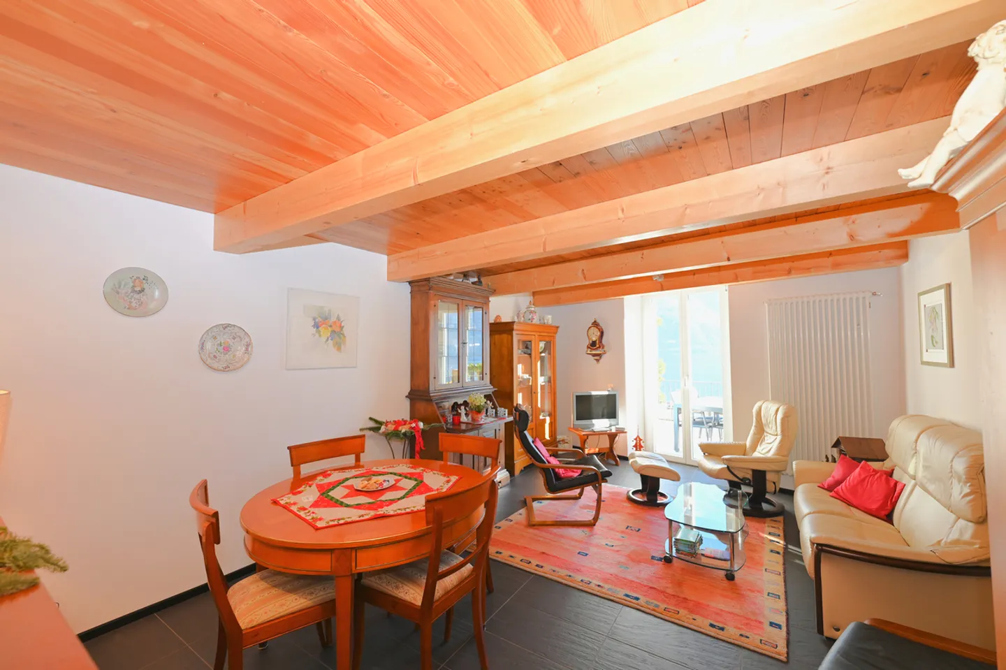 Charmantes Reihenhaus Nur Wenige Schritte Vom Luganersee - Foto 6 von 19