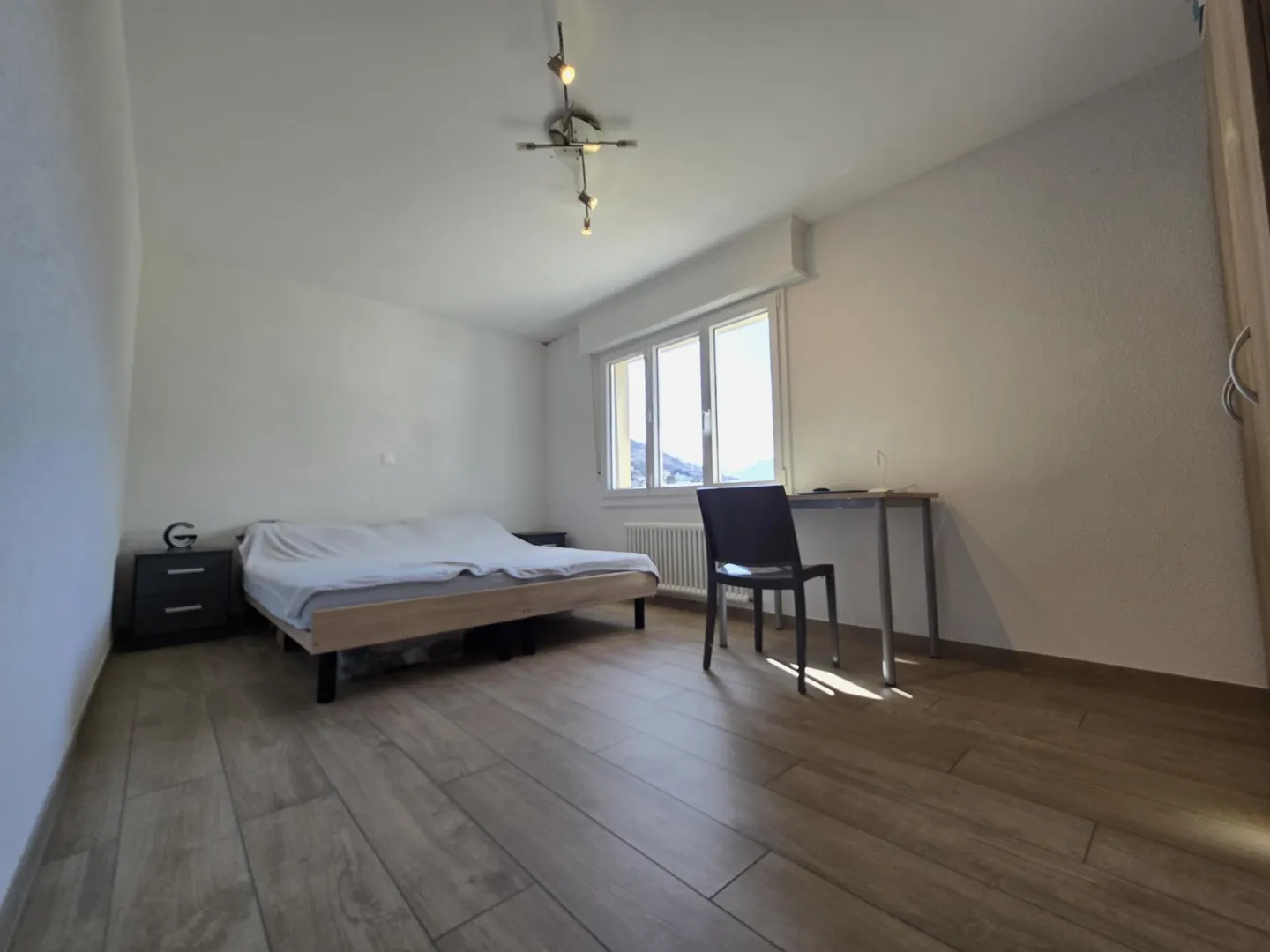 3,5-Zimmer-Wohnung renoviert + Garage und Parkplatz: sofortige Rendite - Foto 6 von 6