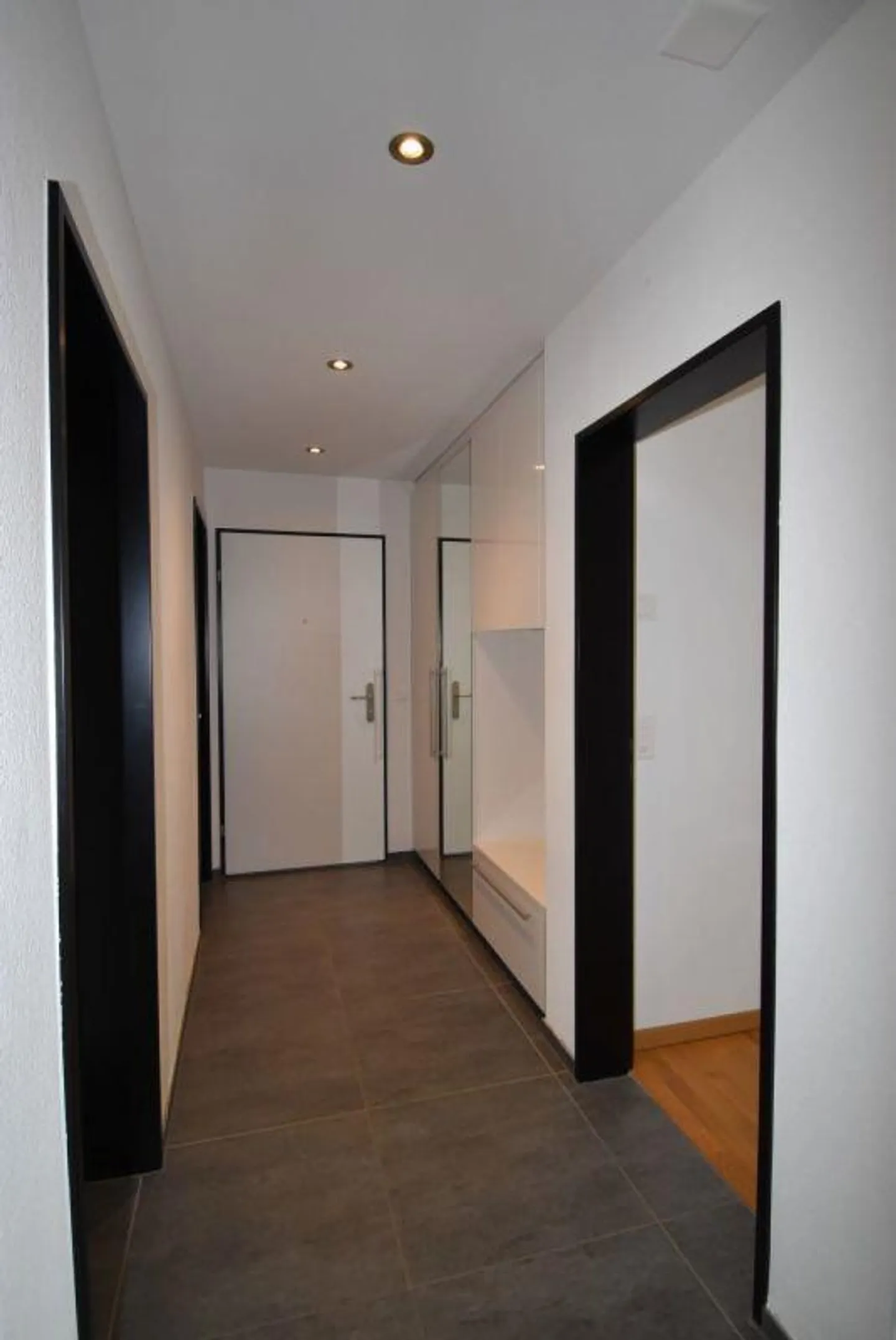 Family-friendly 4.5-room apartment - Photo 3 of 9