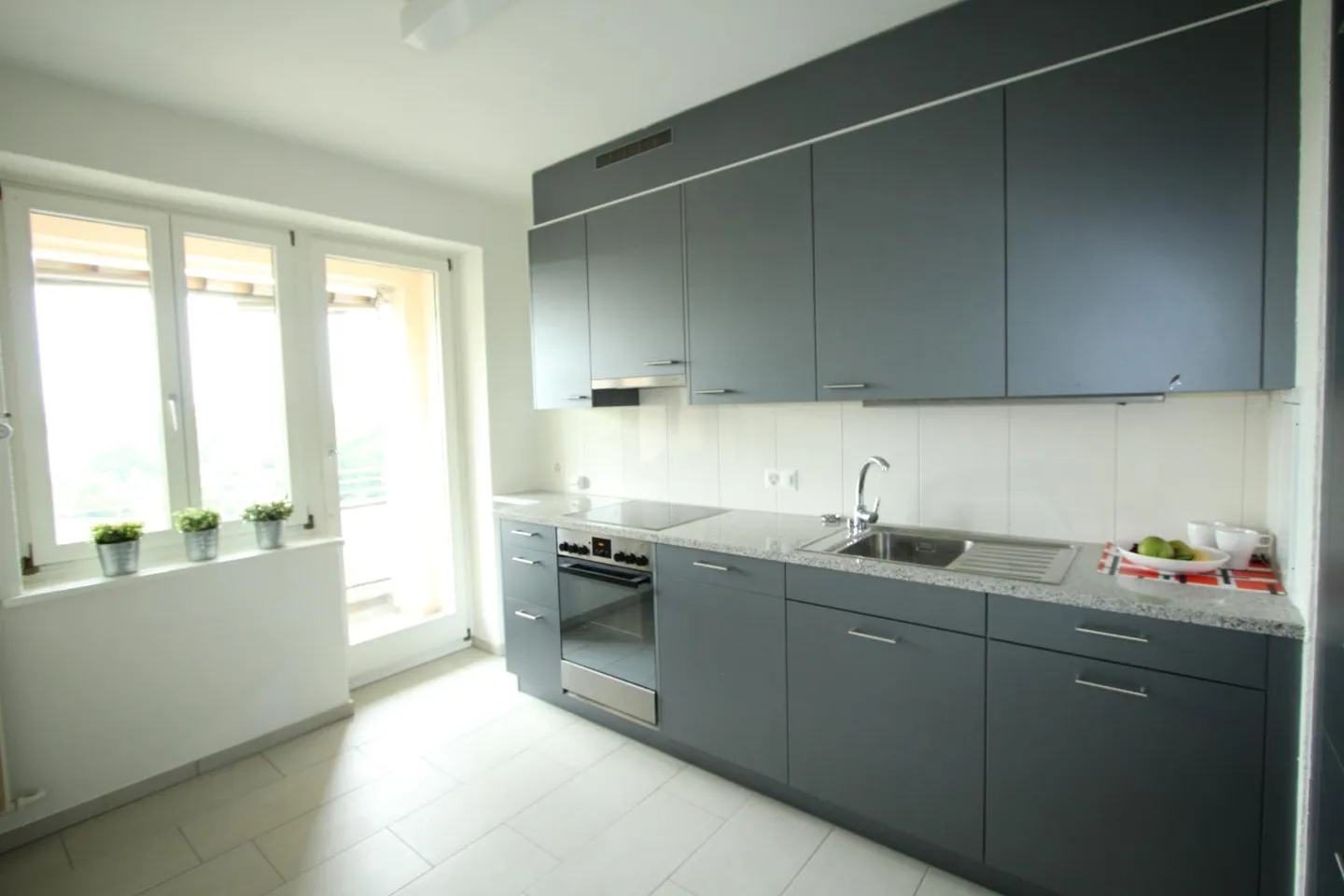 Appartamento 2 locali accogliente con balcone al Kannenfeldplatz! - Foto 3 di 5
