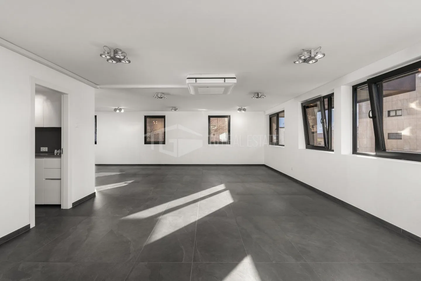 Ufficio di Alto Standing in Residenza Moderna - Foto 7 di 13