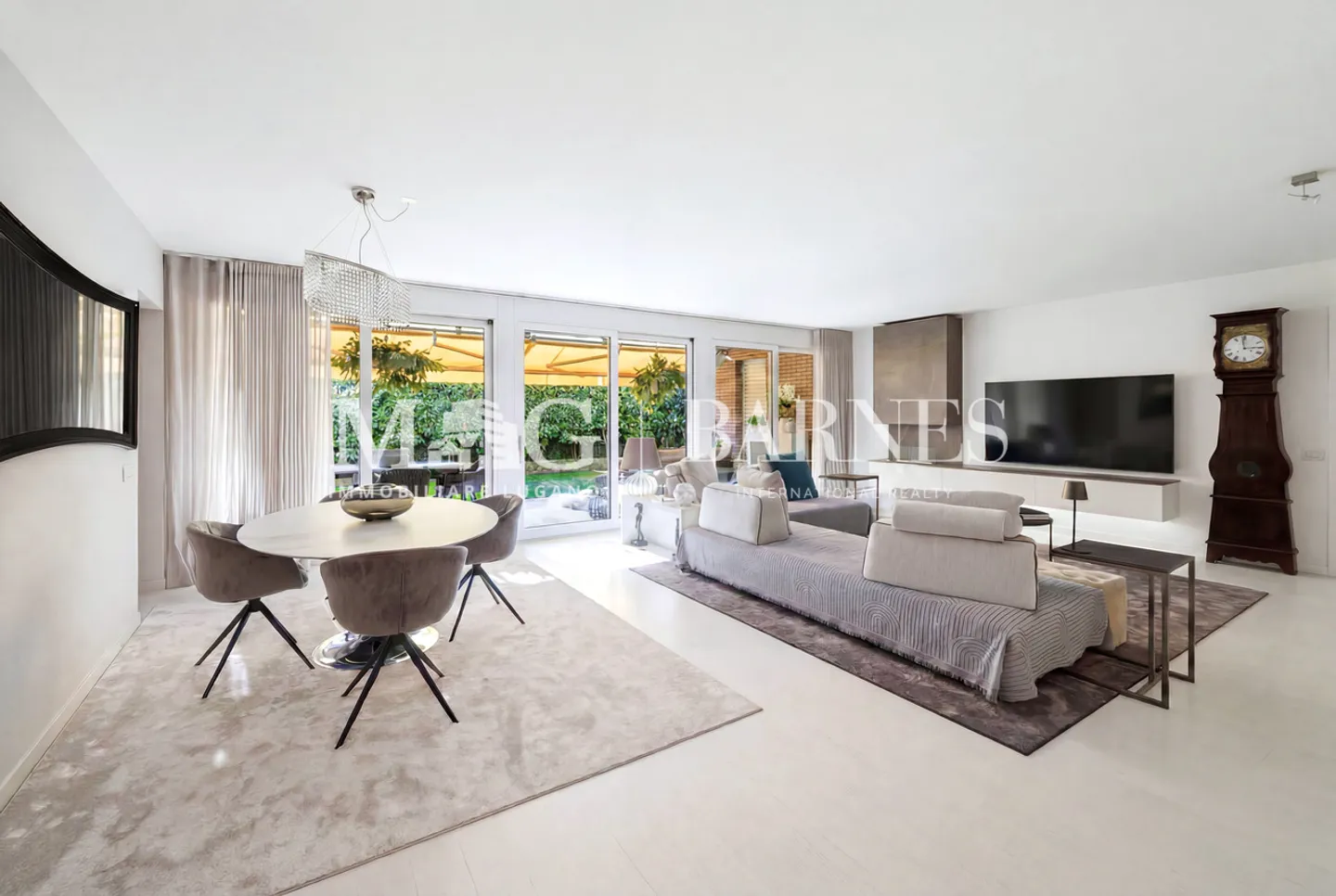 Appartamento elegante con veranda - Foto 1 di 10