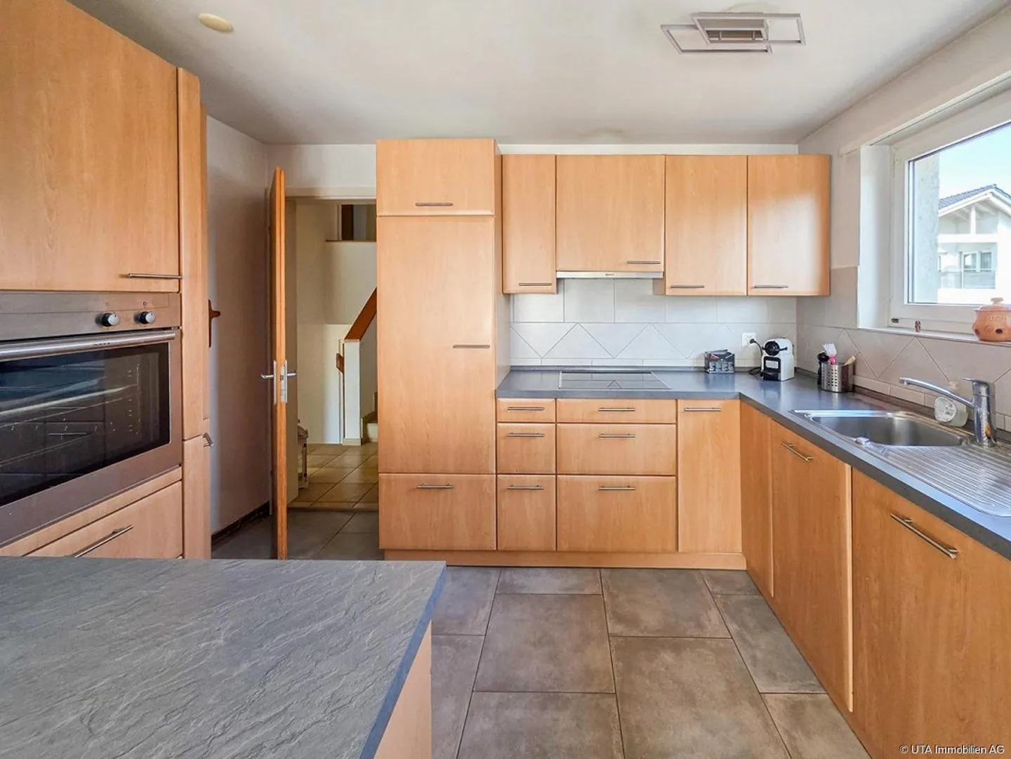 Charmantes Freistehendes Haus mit Garten - Foto 6 von 12