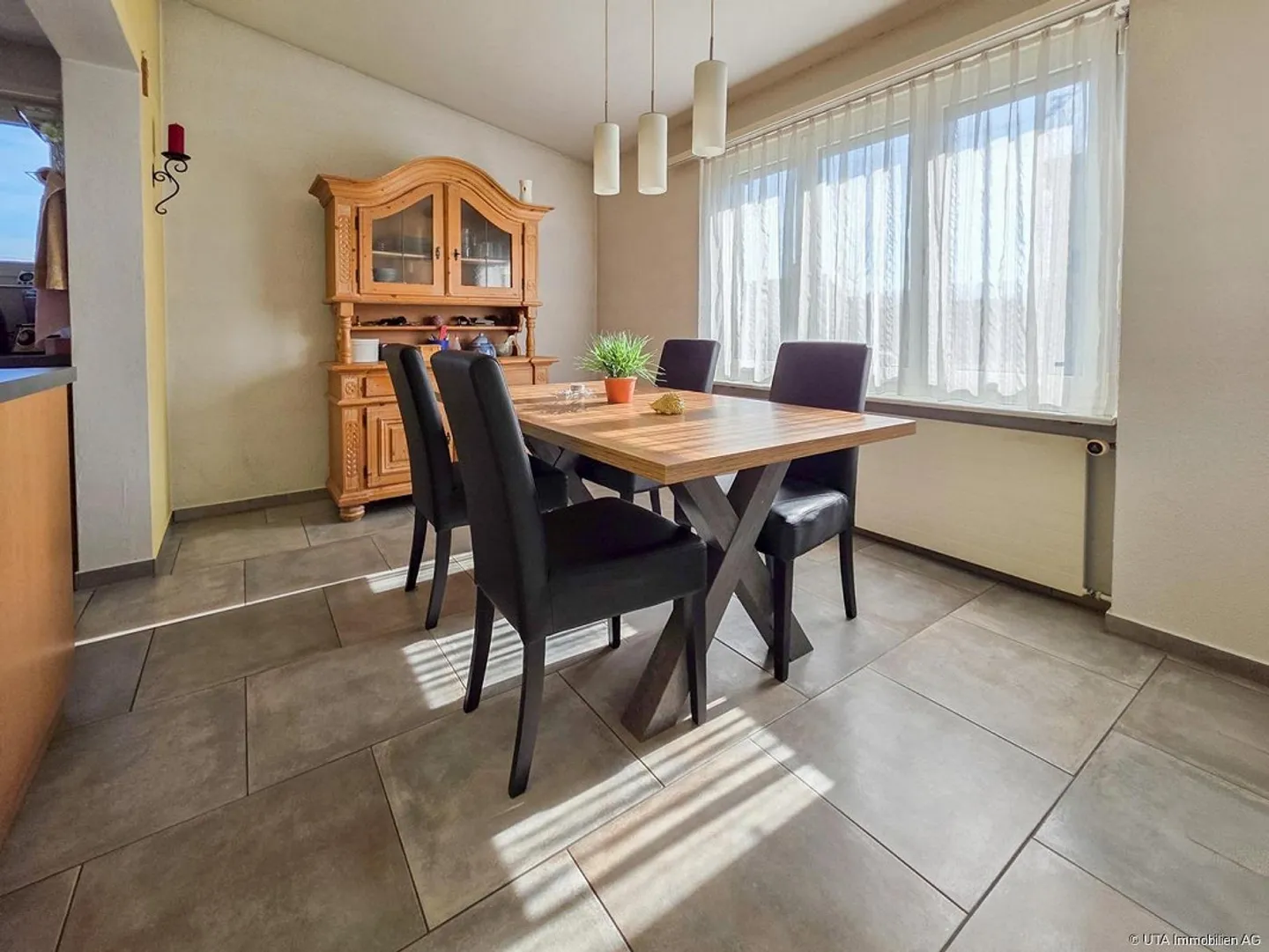 Charmantes Freistehendes Haus mit Garten - Foto 7 von 12