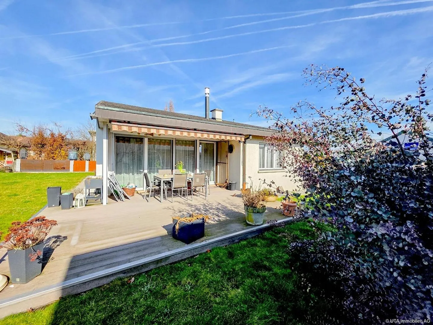 Charmantes Freistehendes Haus mit Garten - Foto 3 von 12