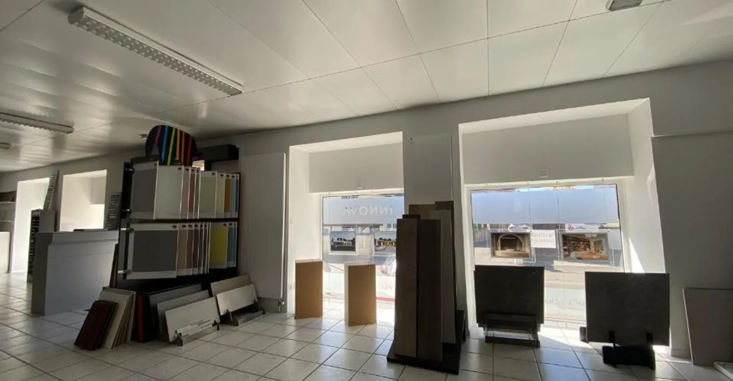 Surface commerciale, Courroux - 334000 - Photo 6 sur 13