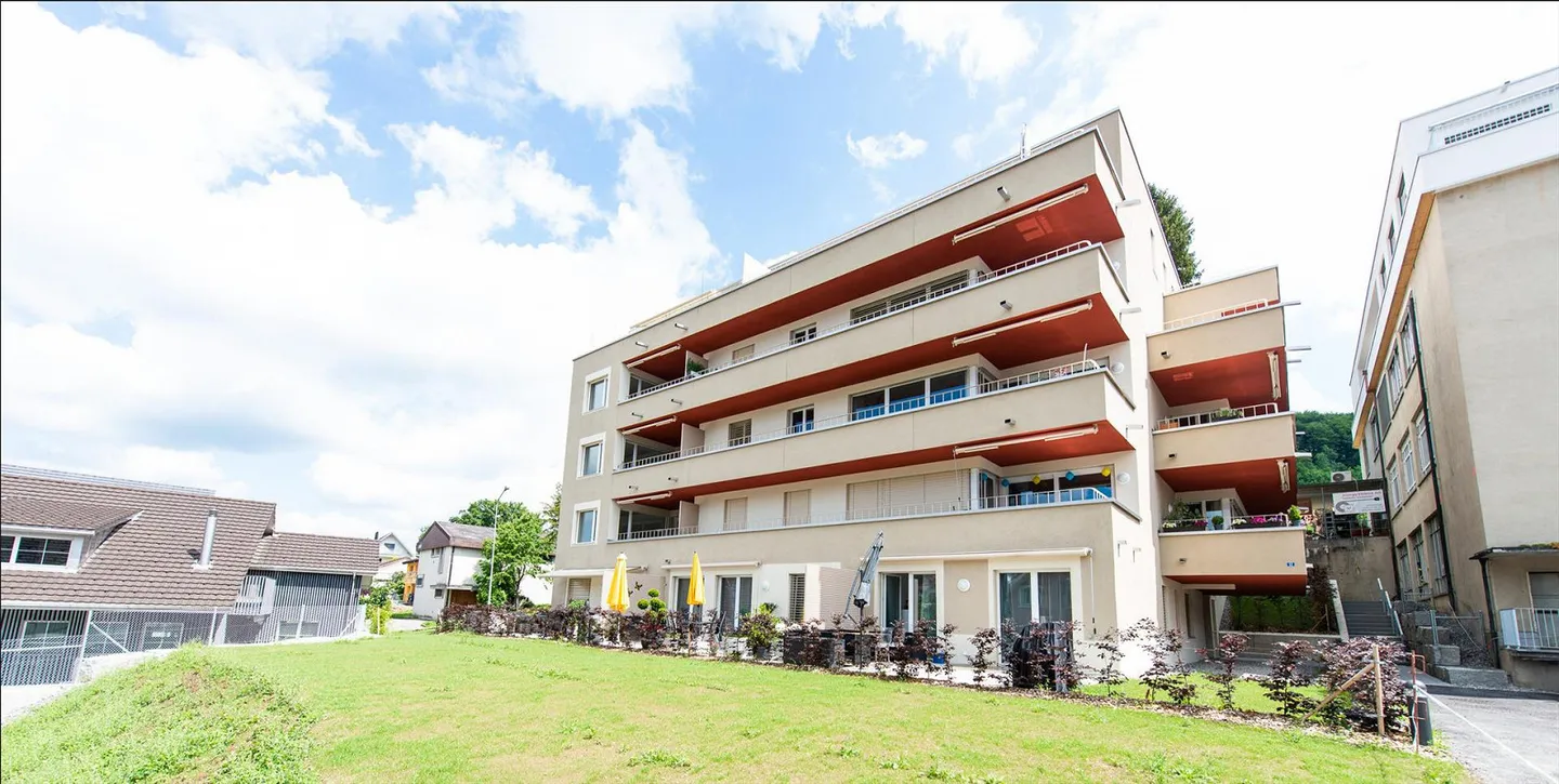 Grosszügige 3.5 Zimmerwohnung in Weisslingen mit grossem Balkon - Foto 1 von 7