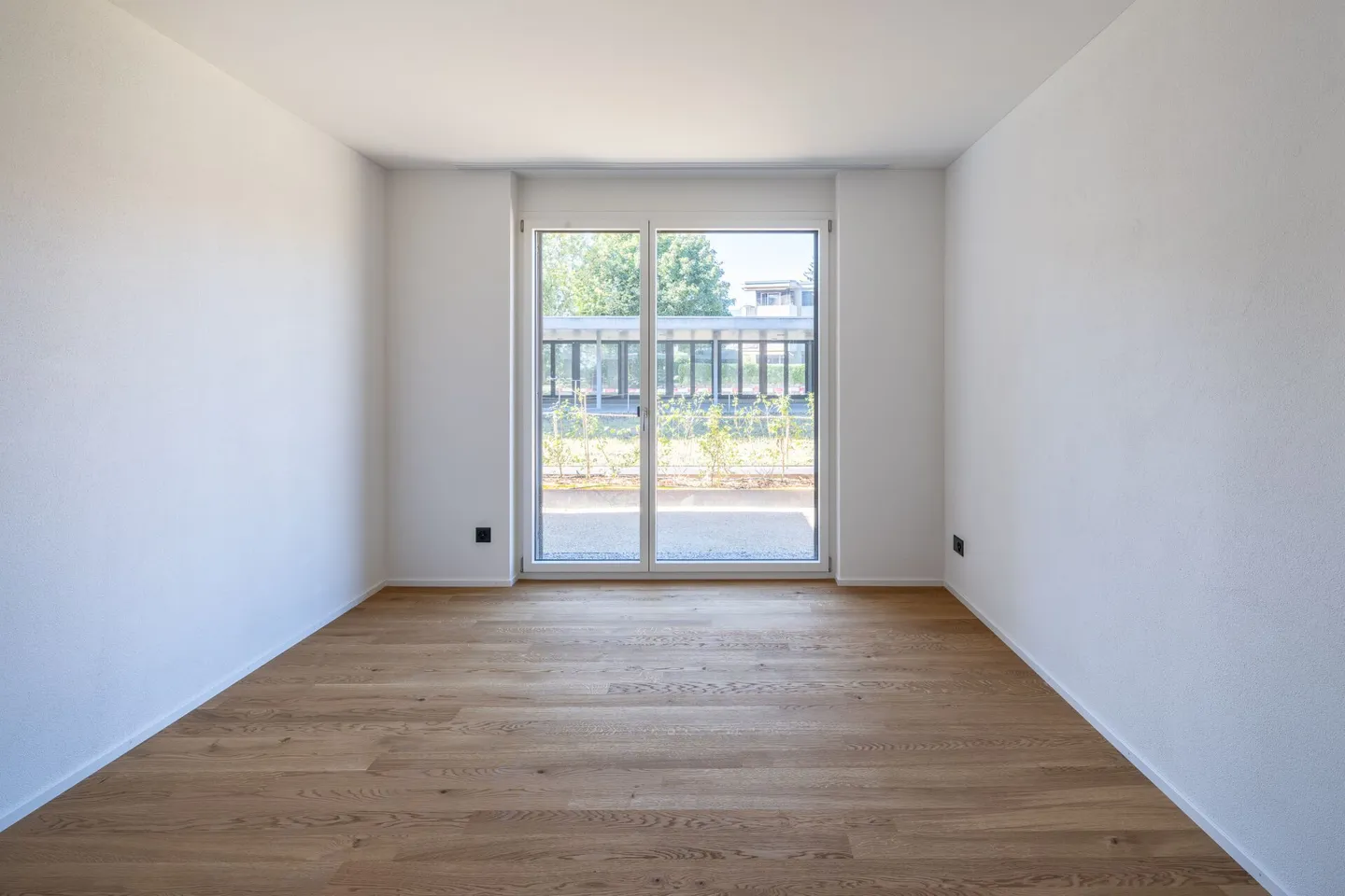 Nuovo appartamento al piano terra di 4,5 stanze con grande giardino - Foto 6 di 18