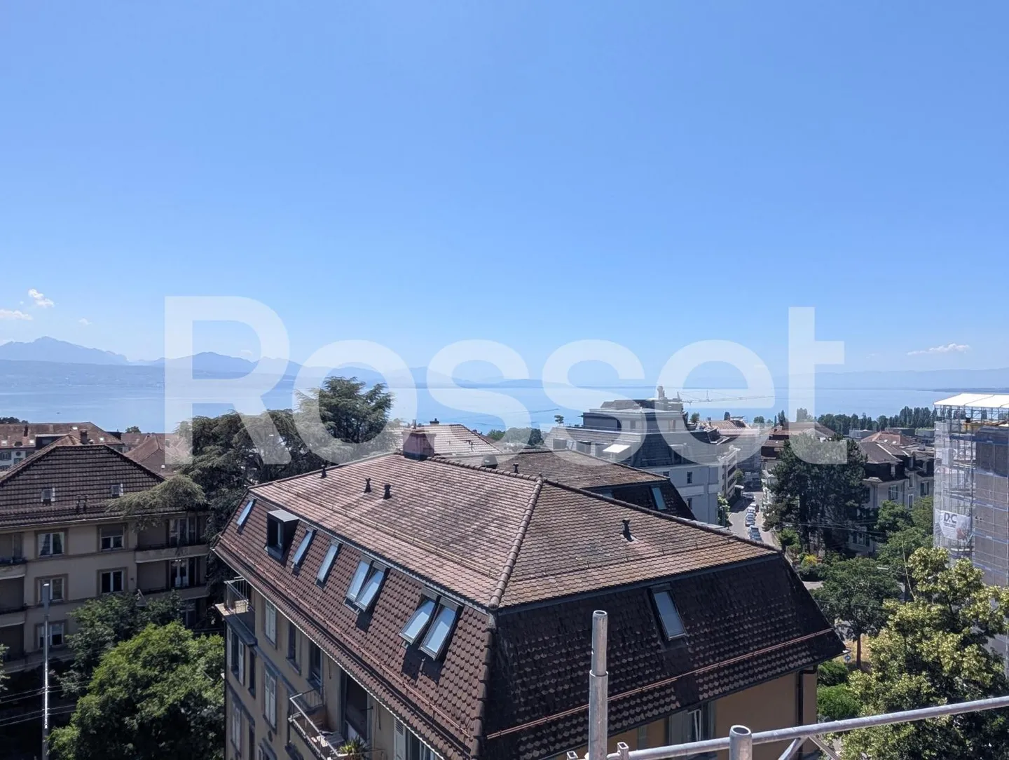 Magnificent 2.5-Room New Apartment with Panoramic Lake View - Photo 1 of 8