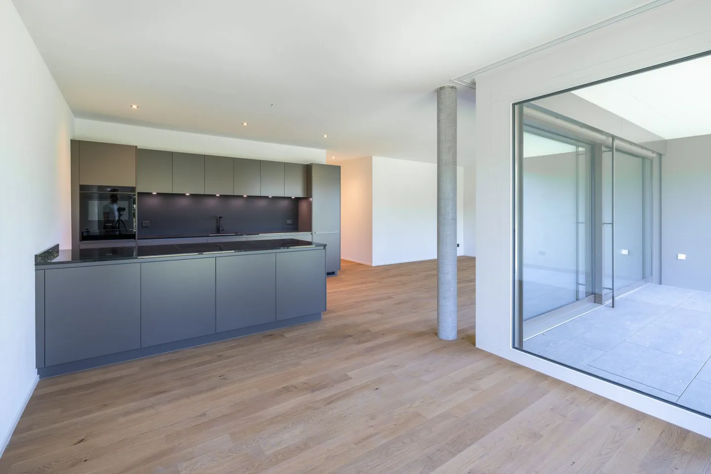 Nuovo appartamento al piano terra di 4,5 stanze con grande giardino - Foto 11 di 18