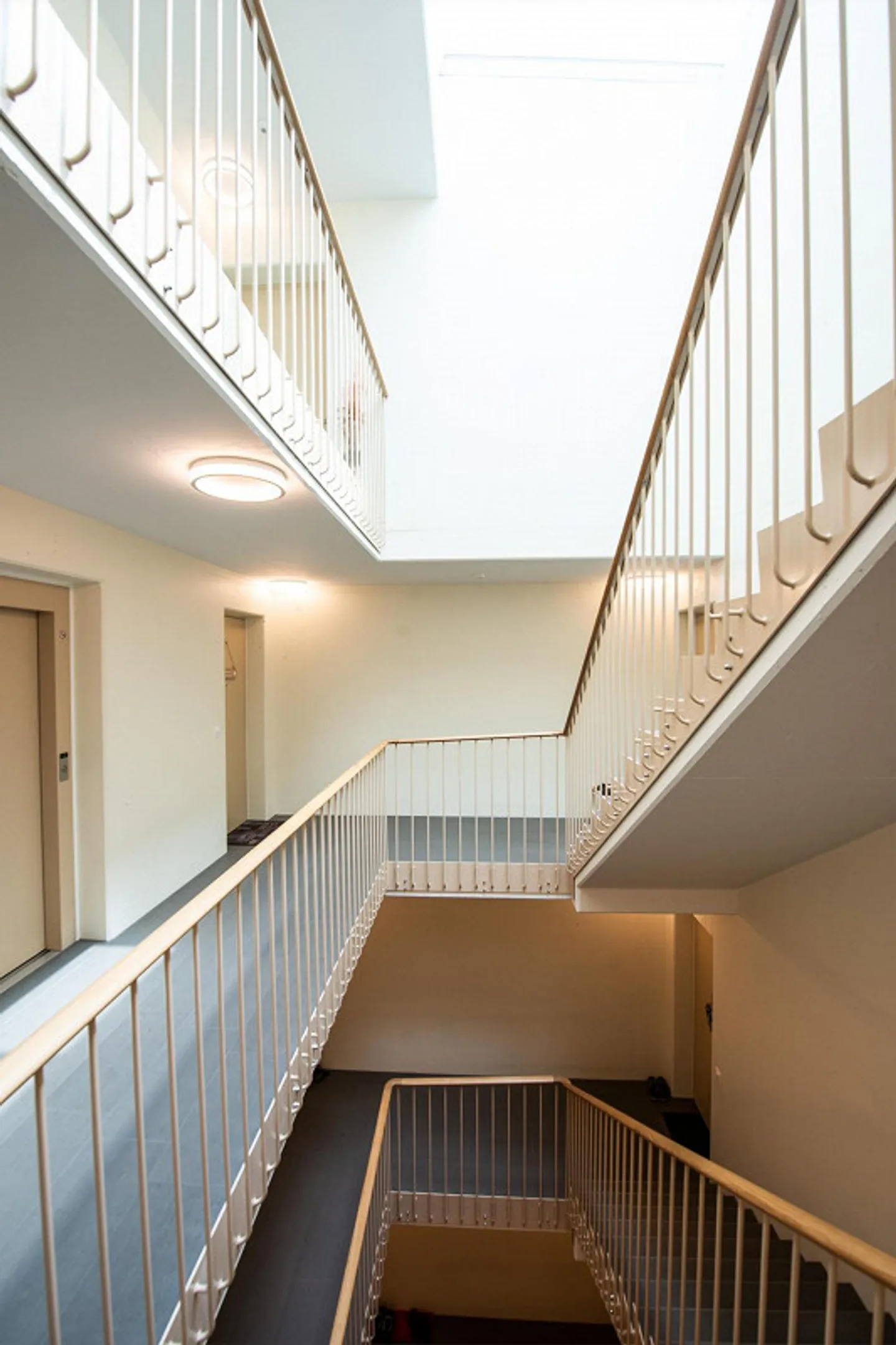 Grosszügige 3.5 Zimmerwohnung in Weisslingen mit grossem Balkon - Foto 6 von 7