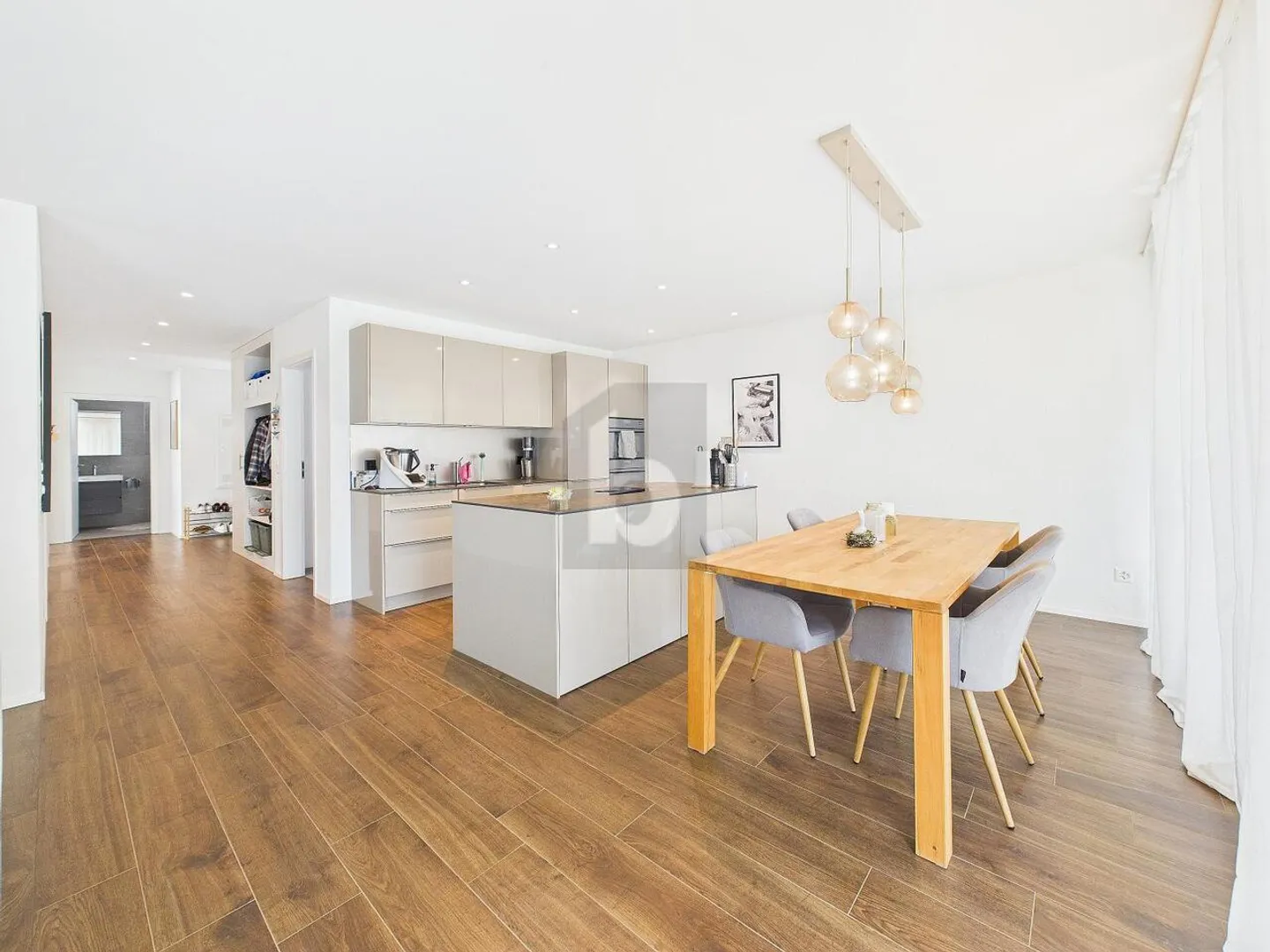 RUHIG GELEGEN MIT BLICK INS GRÜNE - Foto 2 von 6