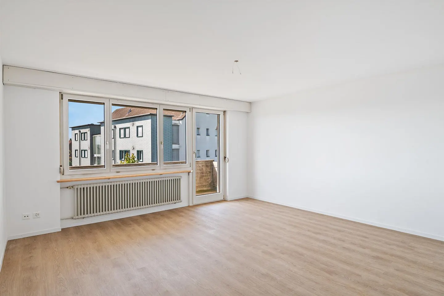 Renovated 4.5 Room Apartment - Photo 1 of 7