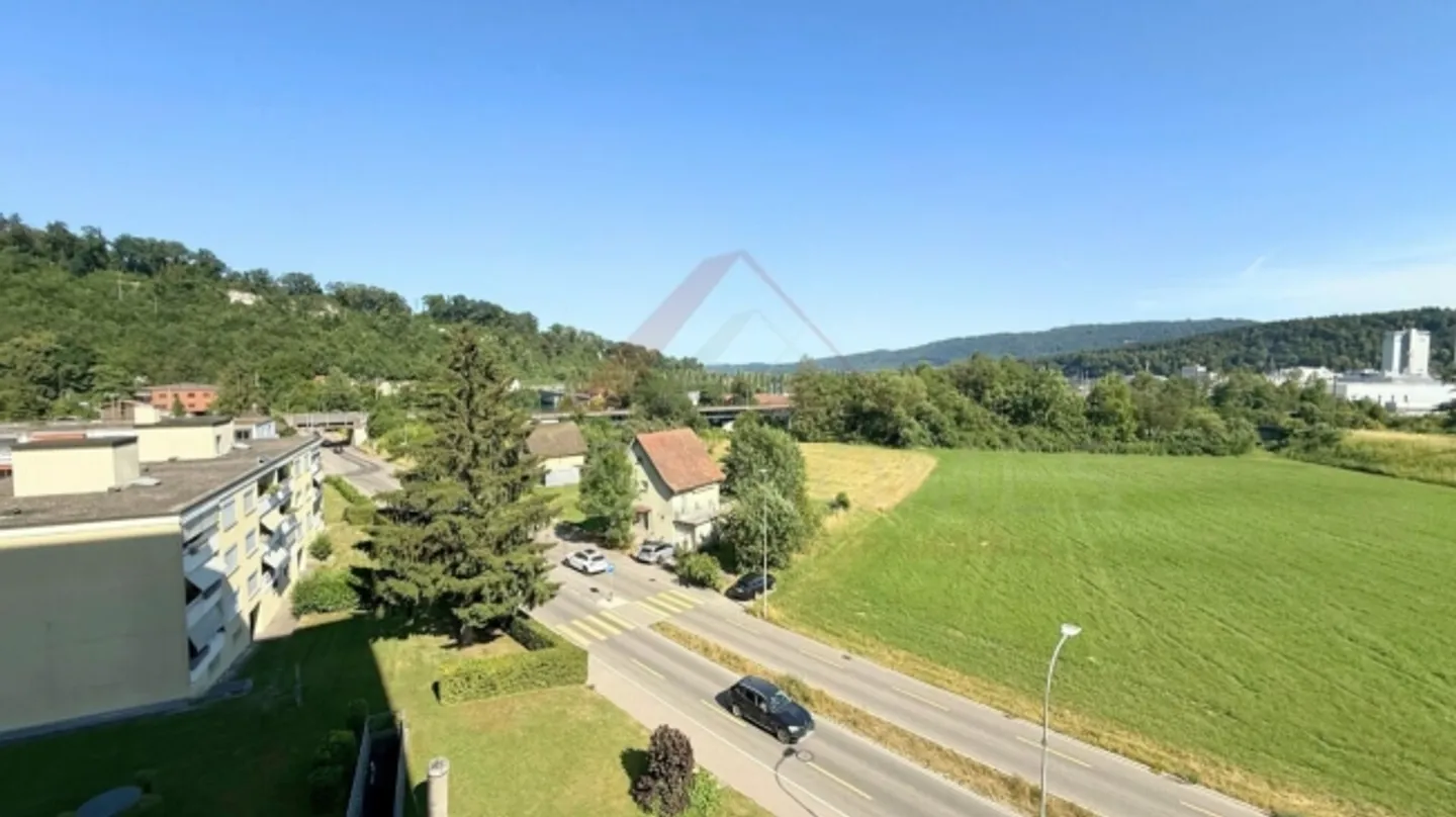 Appartement spacieux de 4,5 pièces au 5ème étage avec balcon ensoleillé et fort potentiel de développement à Trimbach - Photo 19 sur 20