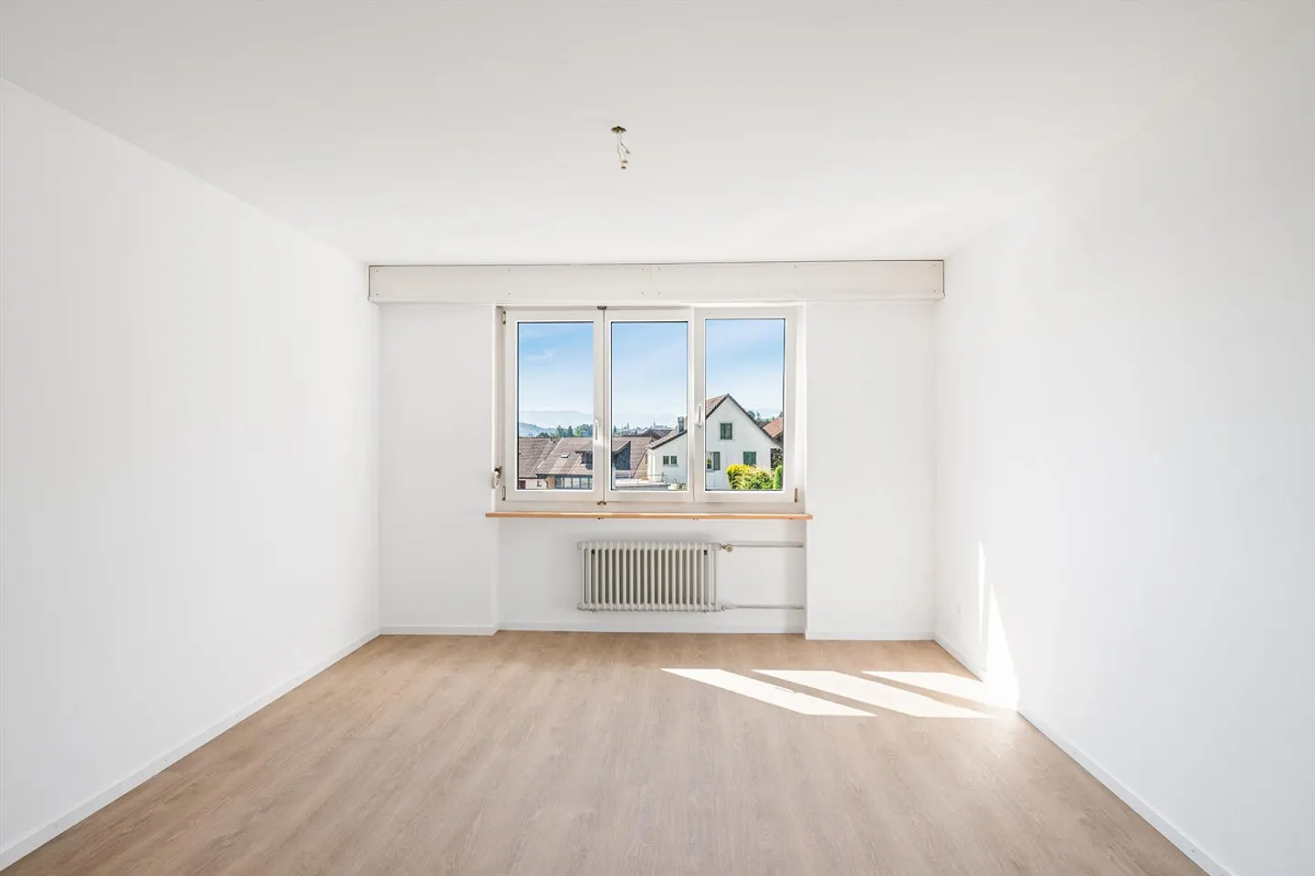 Renovated 4.5 Room Apartment - Photo 3 of 7