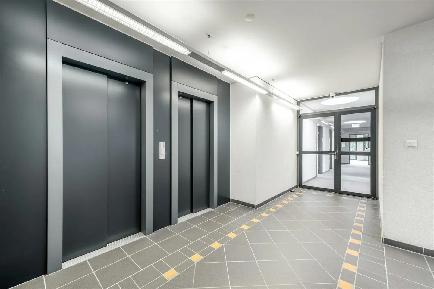 Büroflächen mit flexiblem Ausbaukonzept von 170 - 530 m2 im Business Center G15 - Foto 7 von 9