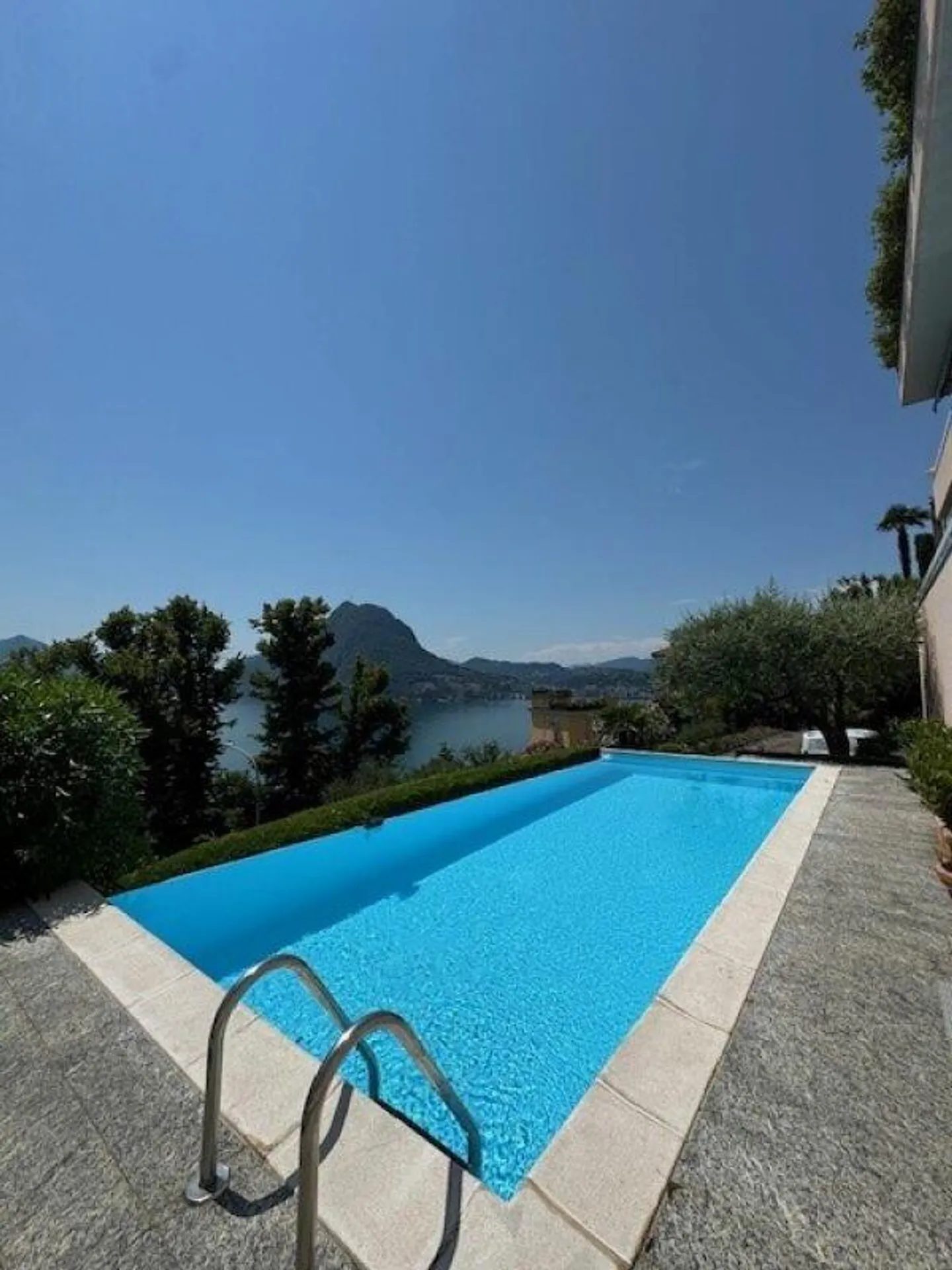 Exclusive location in Castagnola 3.5 rooms - Photo 4 of 15