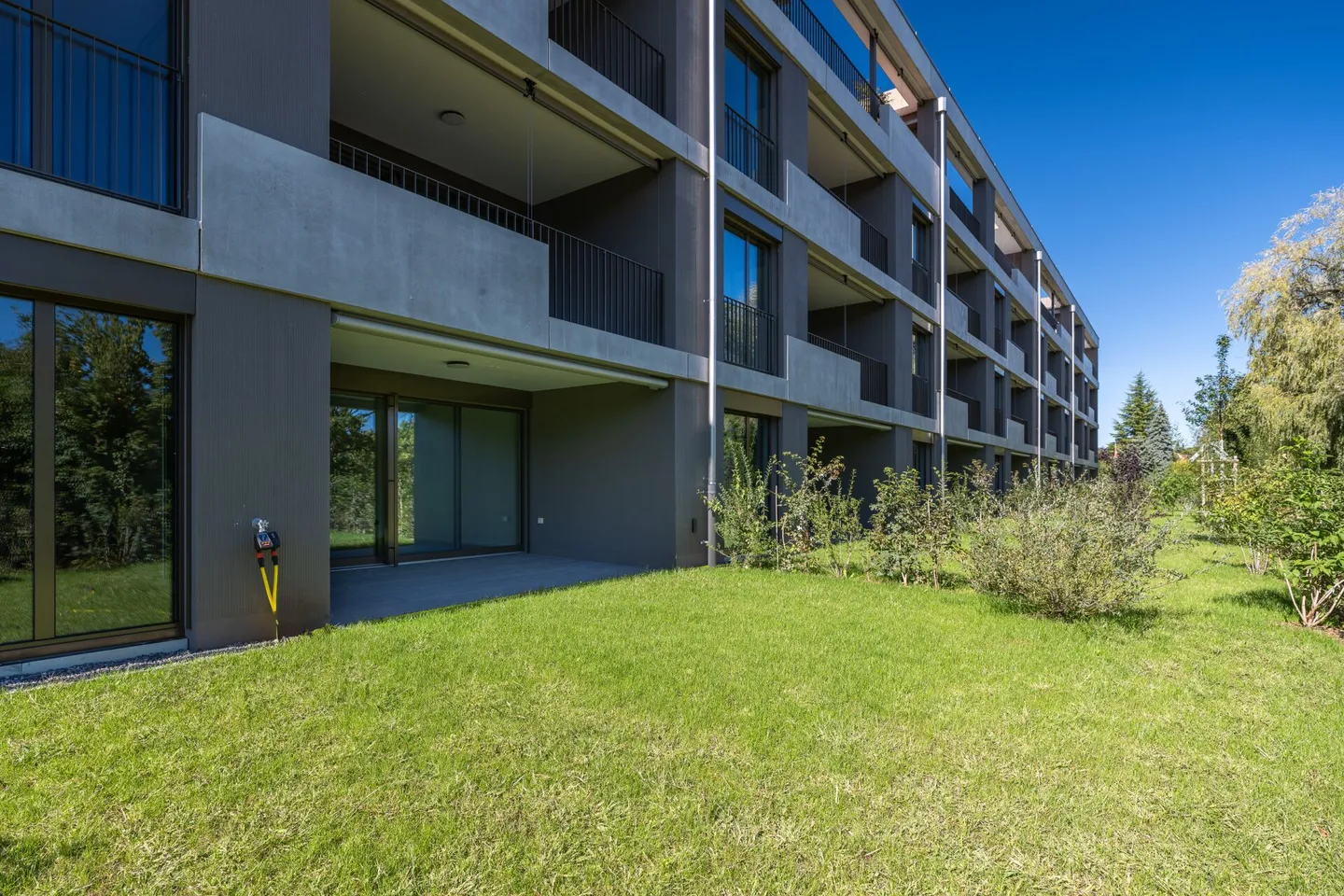 Nuovo appartamento al piano terra di 4,5 stanze con grande giardino - Foto 14 di 18