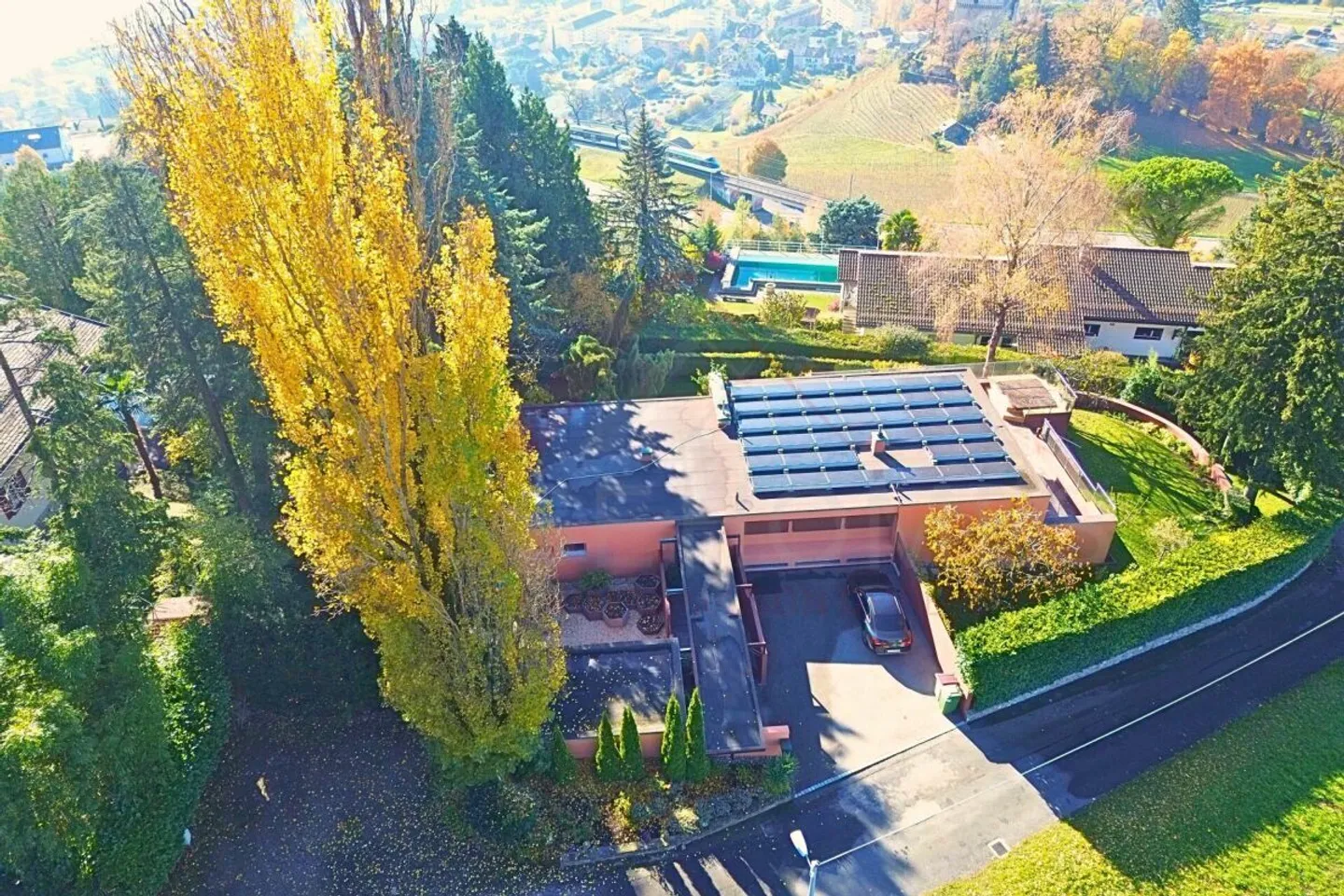 Chernex - Exceptional villa renovated in 2025 (337 m²) with panoramic terrace of 95 m² and spectacular view of Lake Geneva & the Alps - Photo 16 of 16