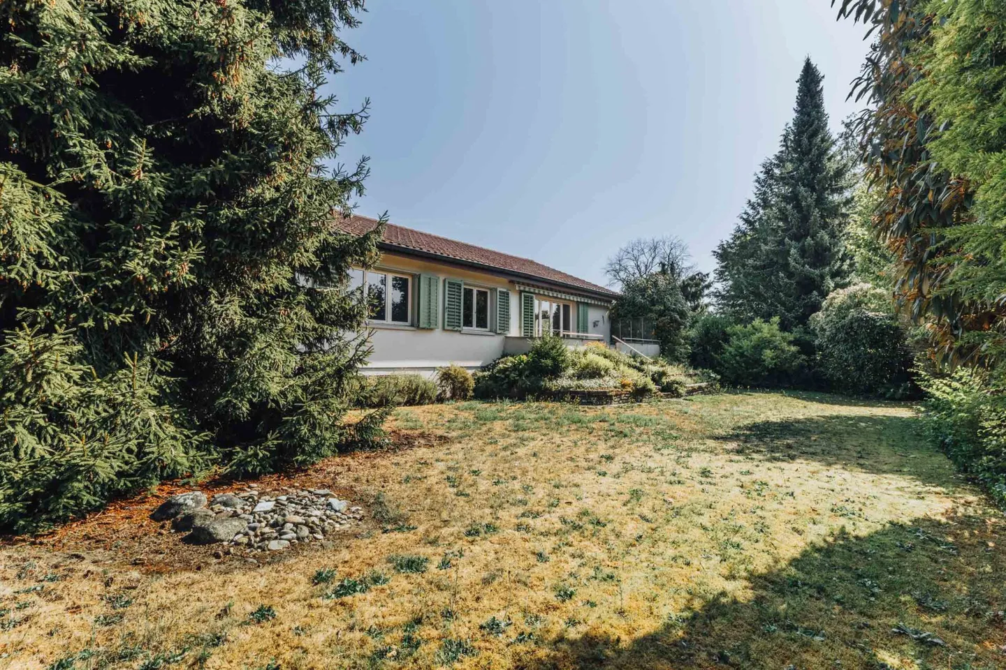 Maison individuelle de 6 pièces avec jardin et potentiel de conception polyvalent - Photo 8 sur 26