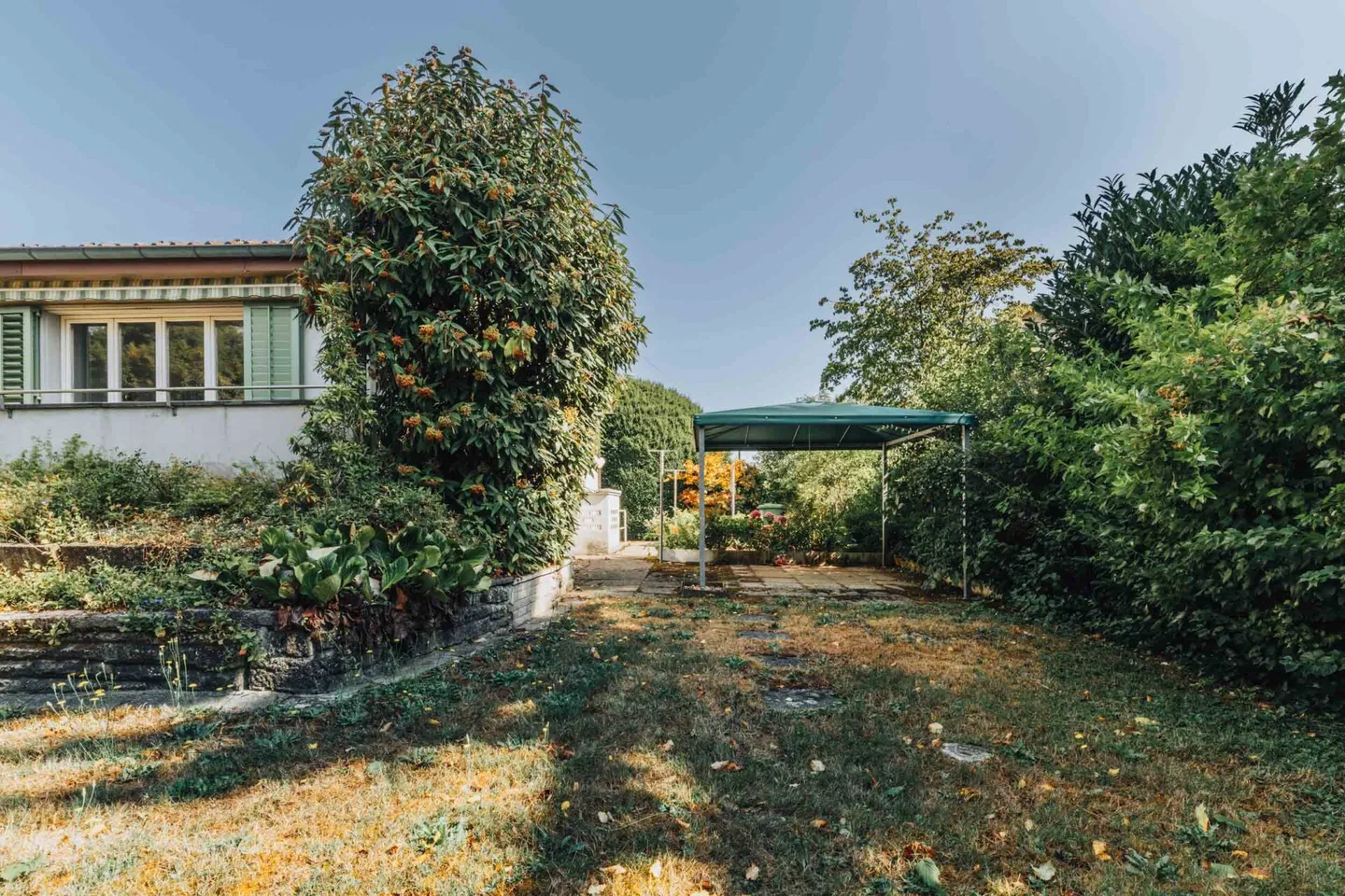 Maison individuelle de 6 pièces avec jardin et potentiel de conception polyvalent - Photo 9 sur 26