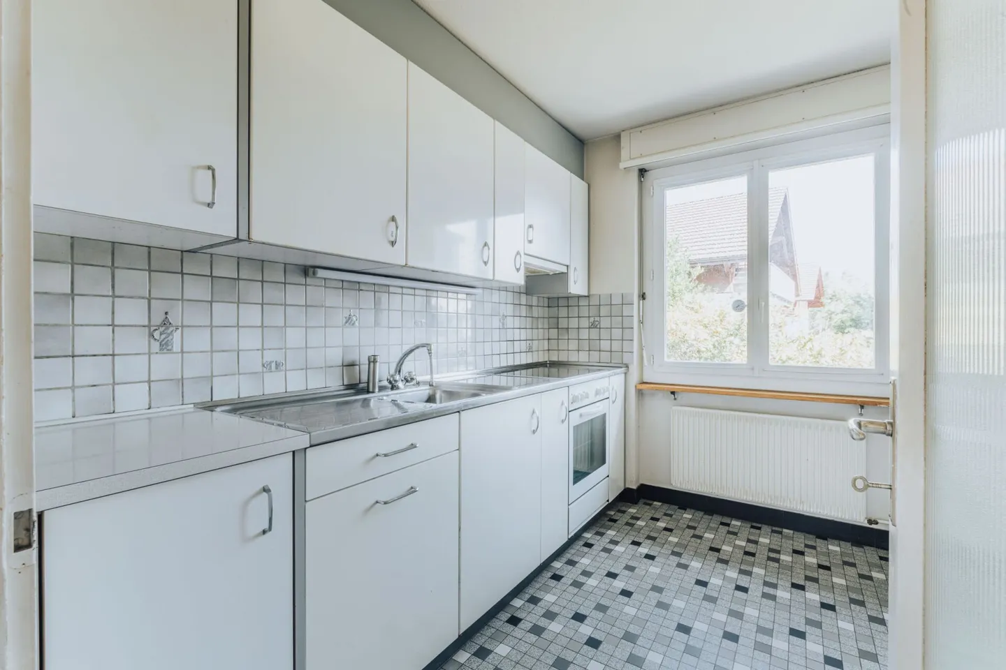 Maison individuelle de 6 pièces avec jardin et potentiel de conception polyvalent - Photo 11 sur 26