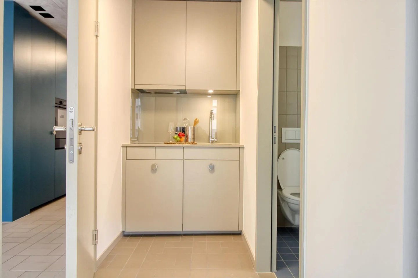 Furnished studio in a top location - Photo 2 of 24