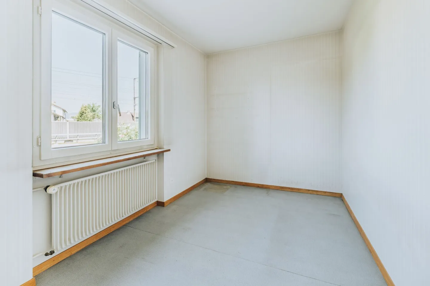 Maison individuelle de 6 pièces avec jardin et potentiel de conception polyvalent - Photo 17 sur 26