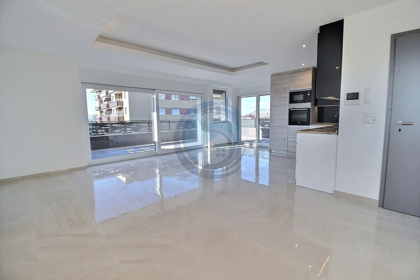 Appartement de Luxe avec Balcons - Photo 4 sur 13
