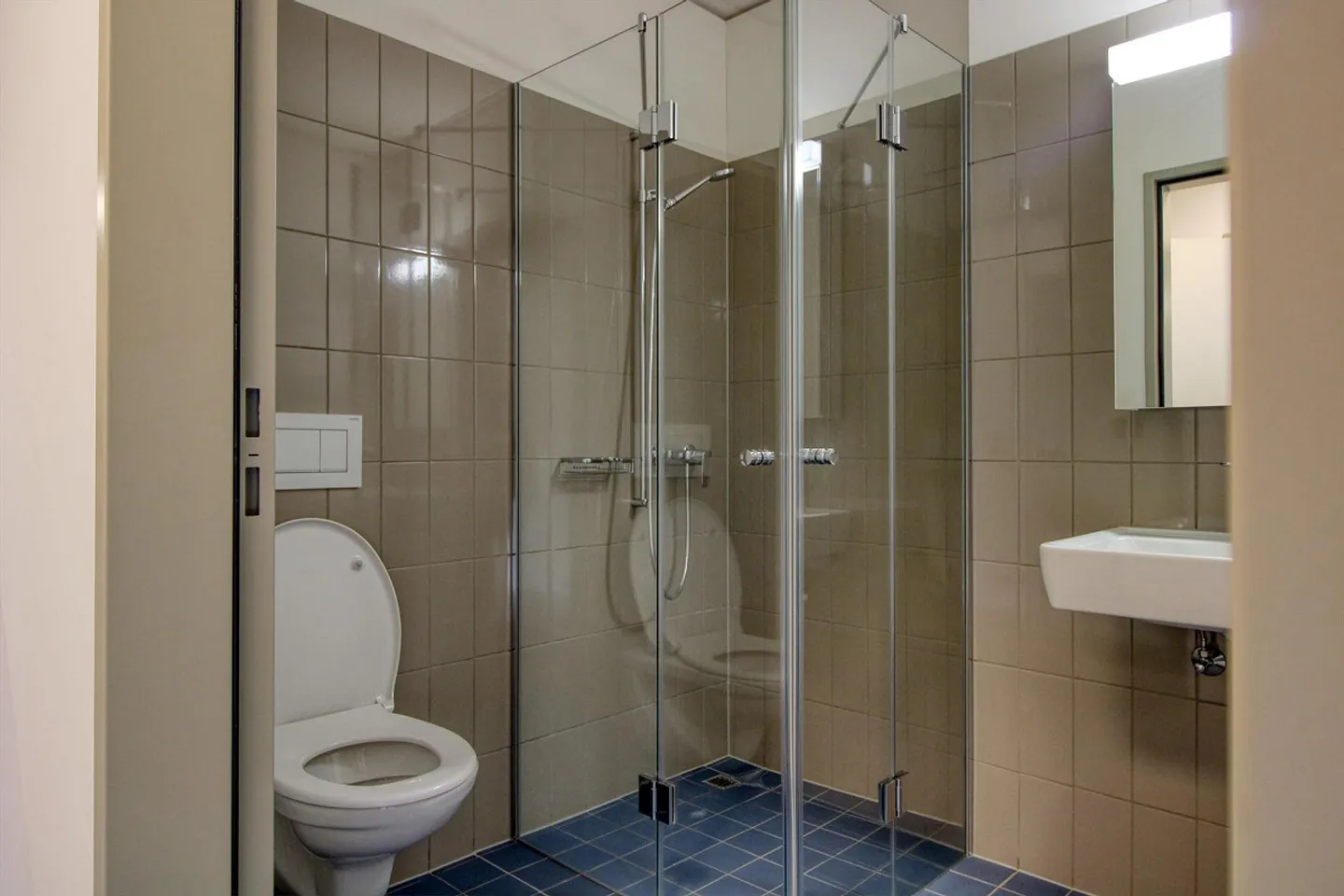 Furnished studio in a top location - Photo 3 of 24