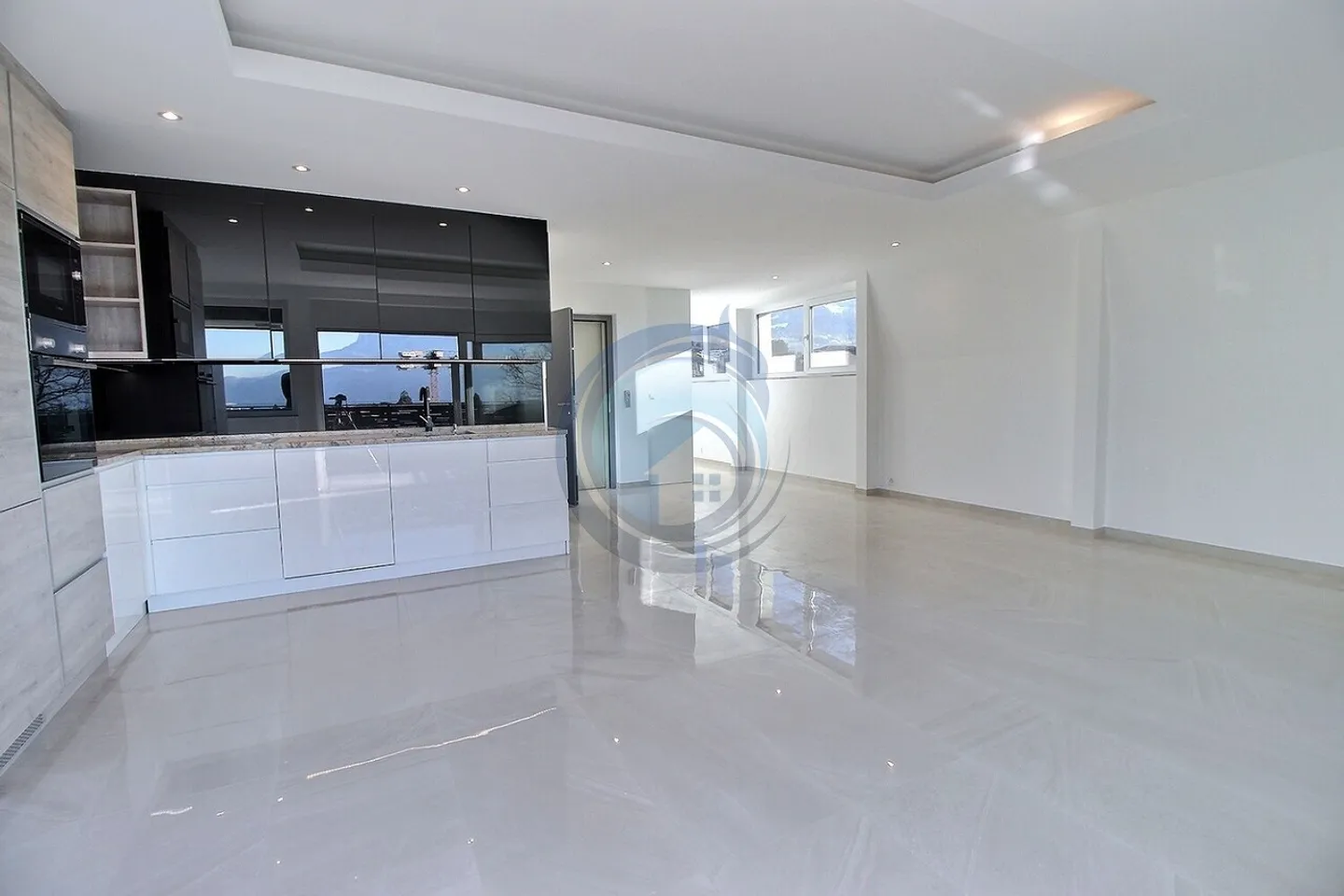 Appartement de Luxe avec Balcons - Photo 3 sur 13